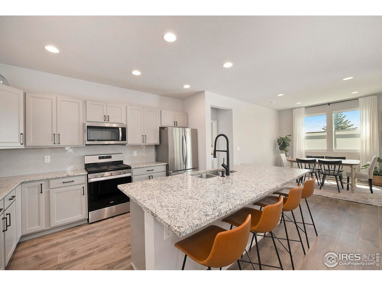 5375 Alberta Falls St