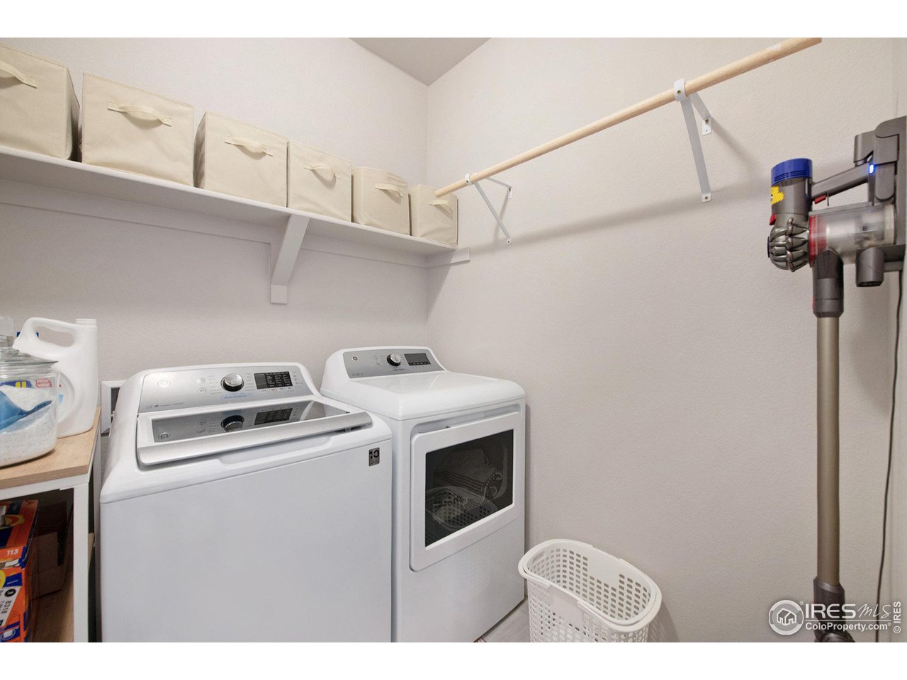 5375 Alberta Falls St