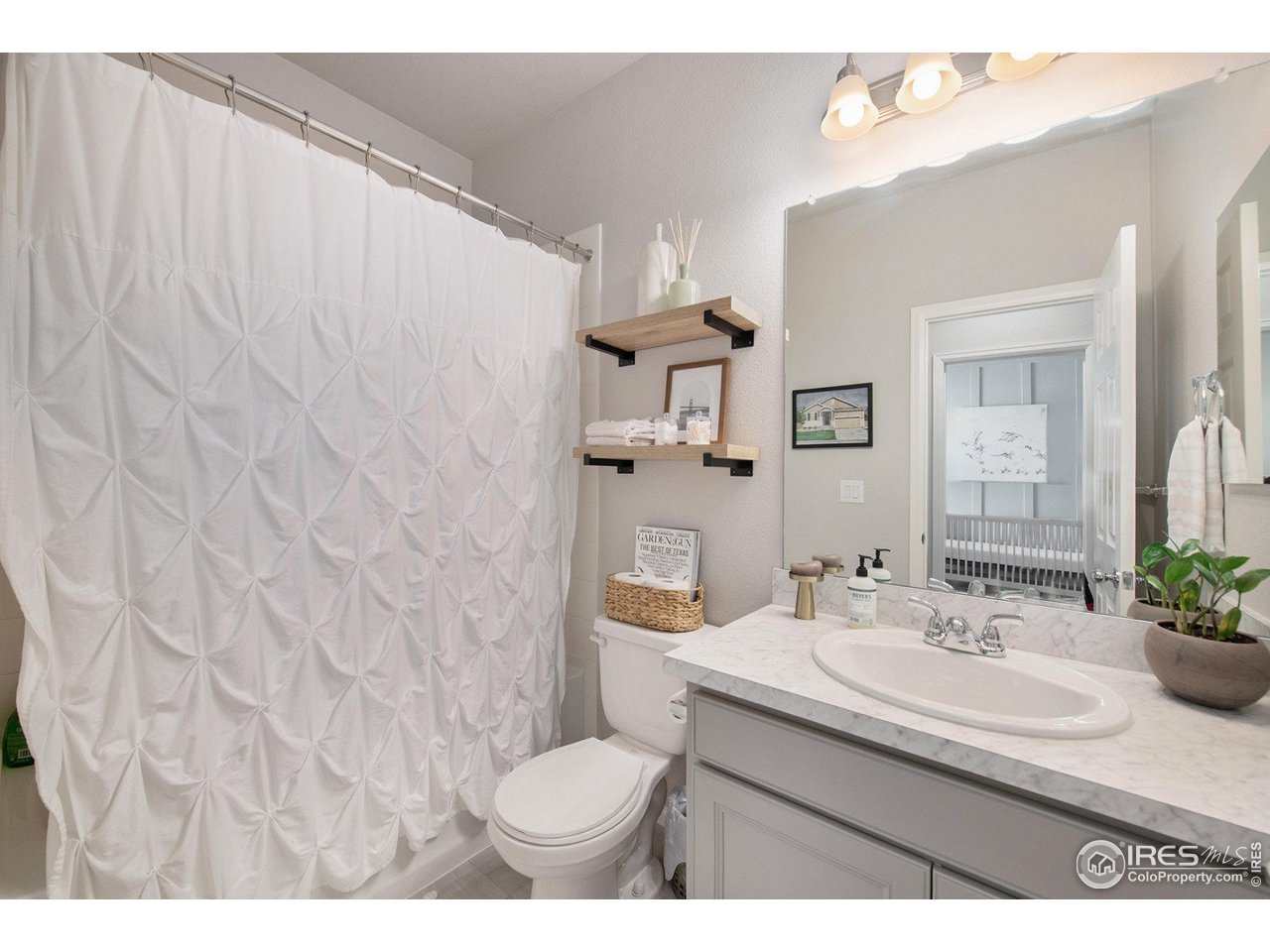 5375 Alberta Falls St