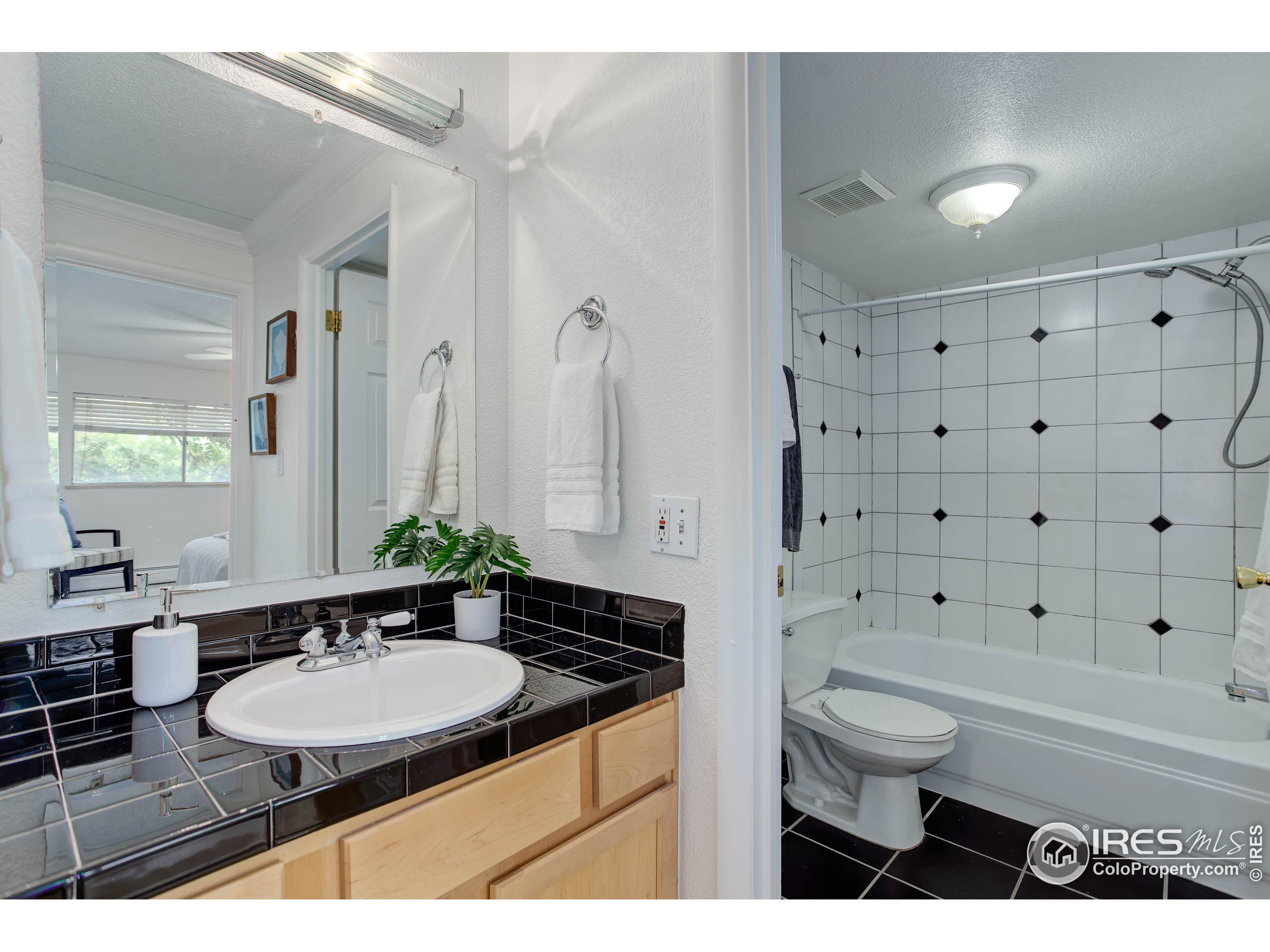 1267 N Lafayette St 403