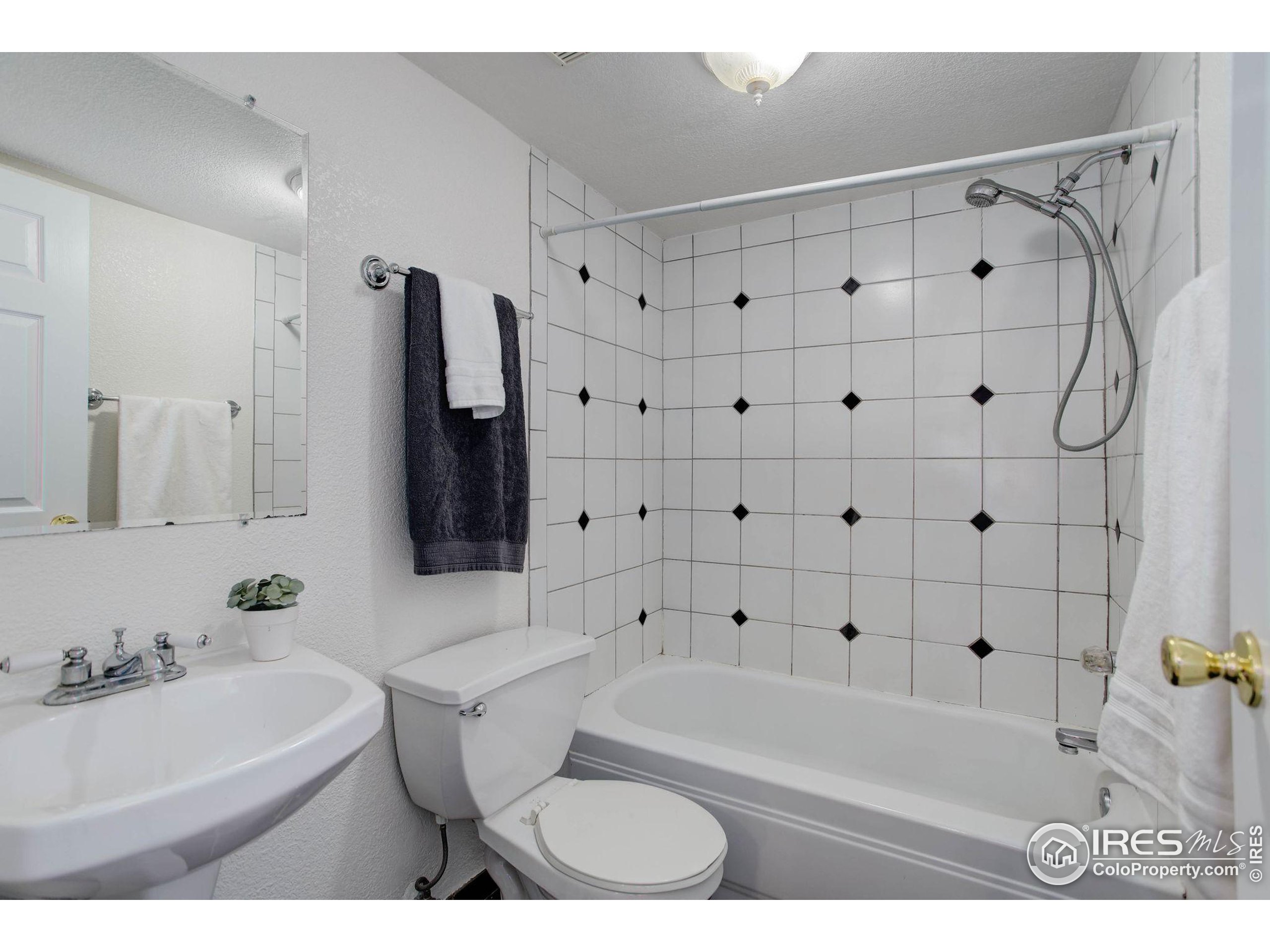 1267 N Lafayette St 403