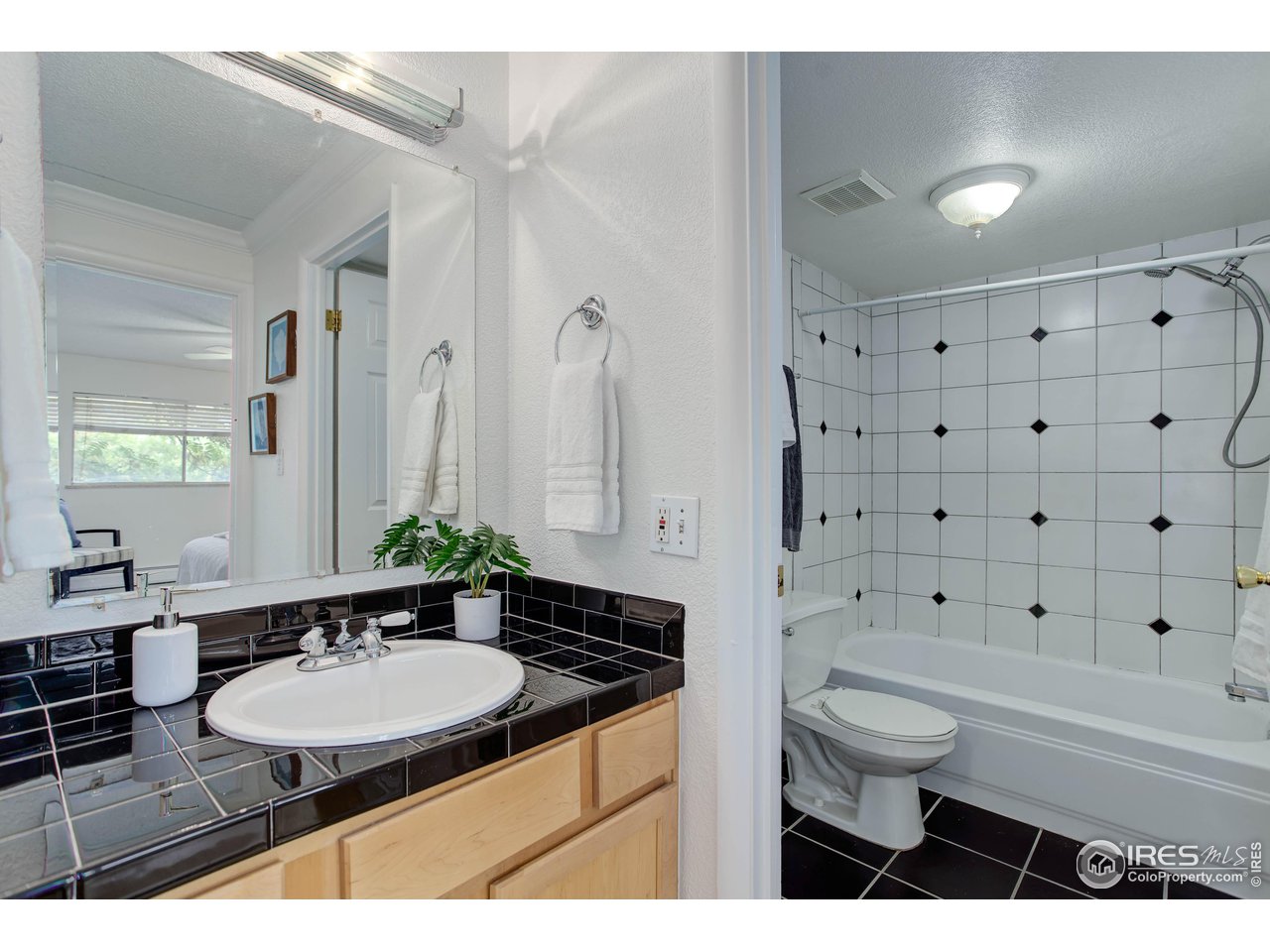 1267 N Lafayette St 403