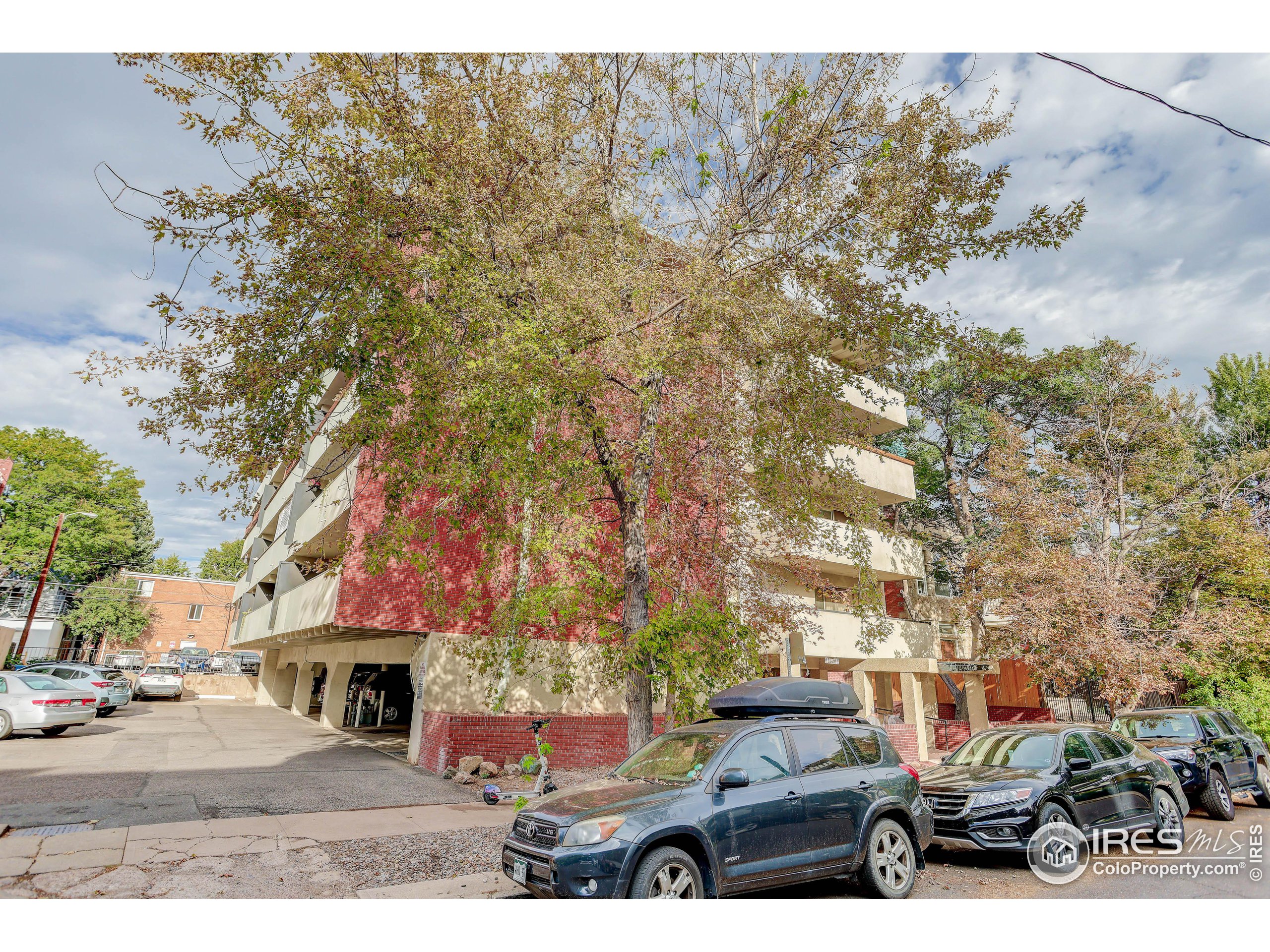 1267 N Lafayette St 403