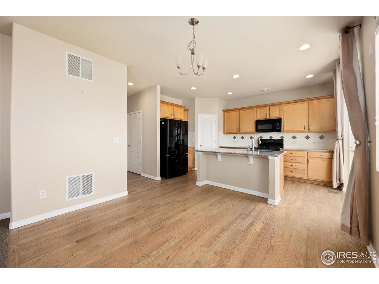 4874 Sandy Ridge Ave