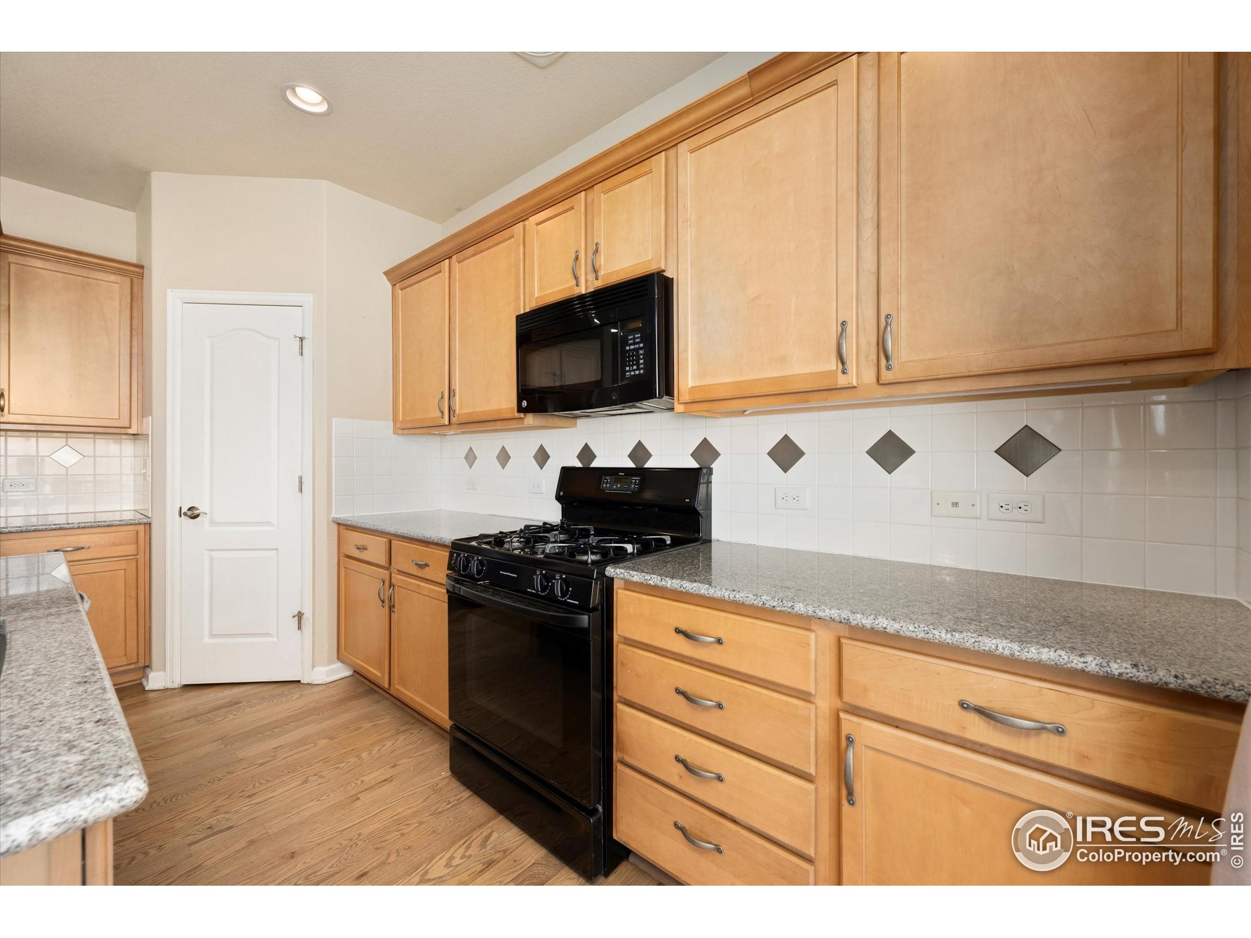 4874 Sandy Ridge Ave