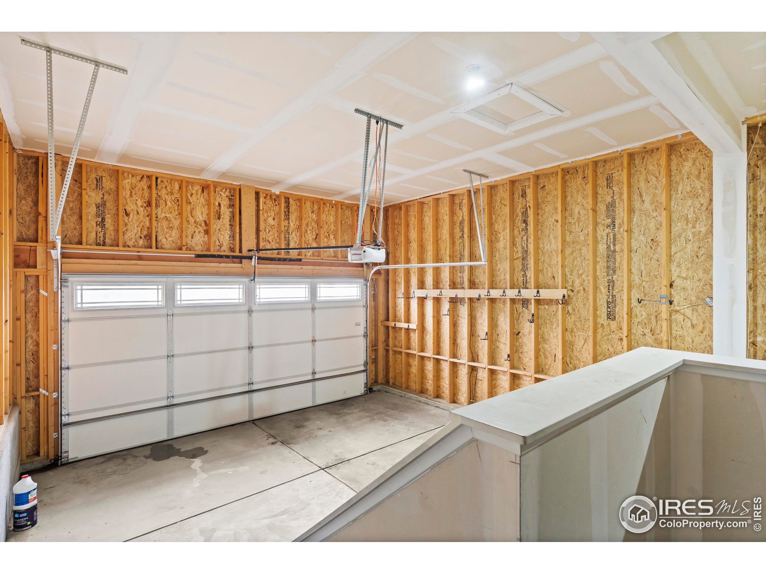 1940 Rolling Wind Dr