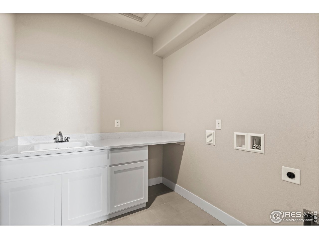 1940 Rolling Wind Dr