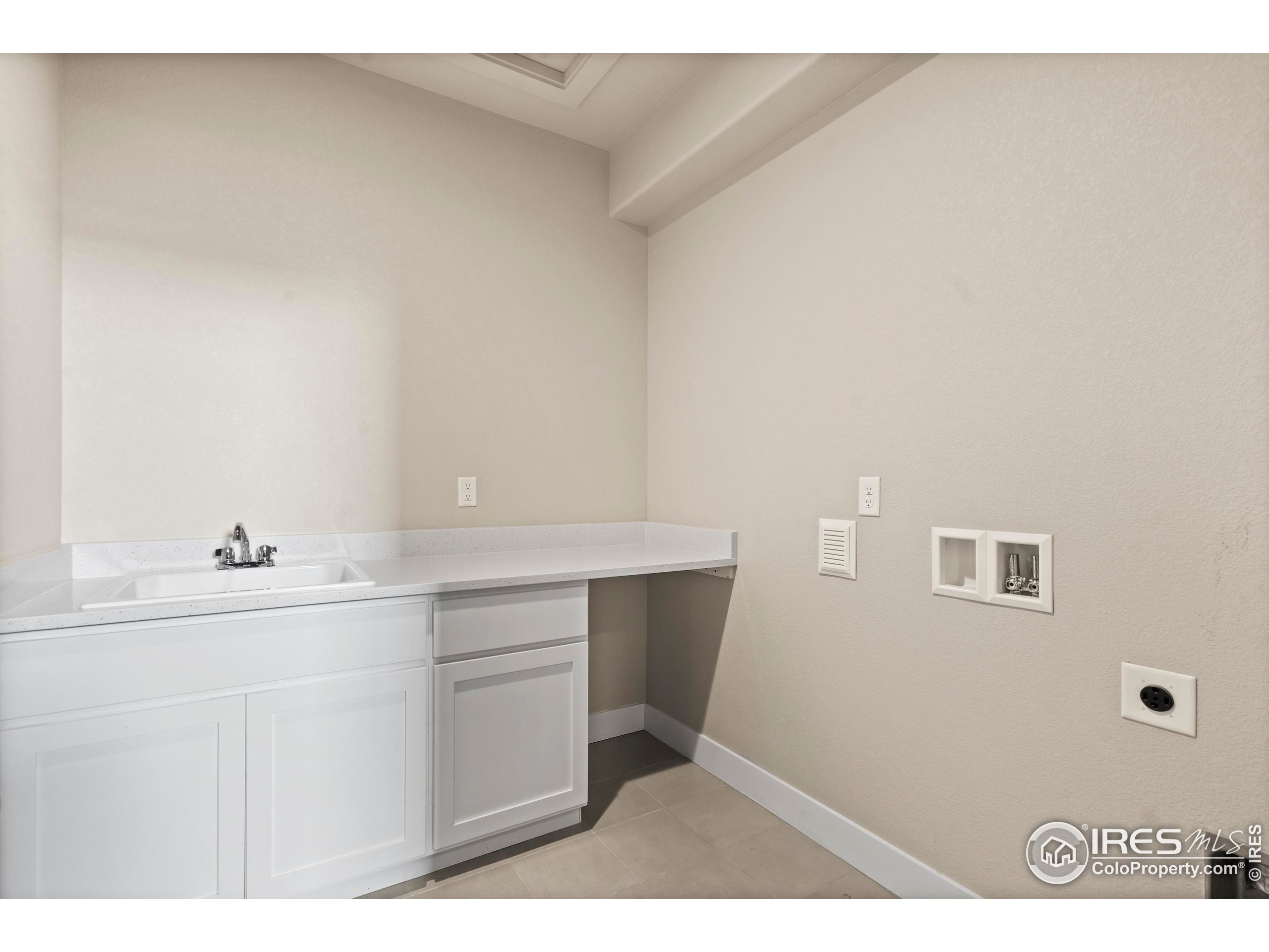 1940 Rolling Wind Dr