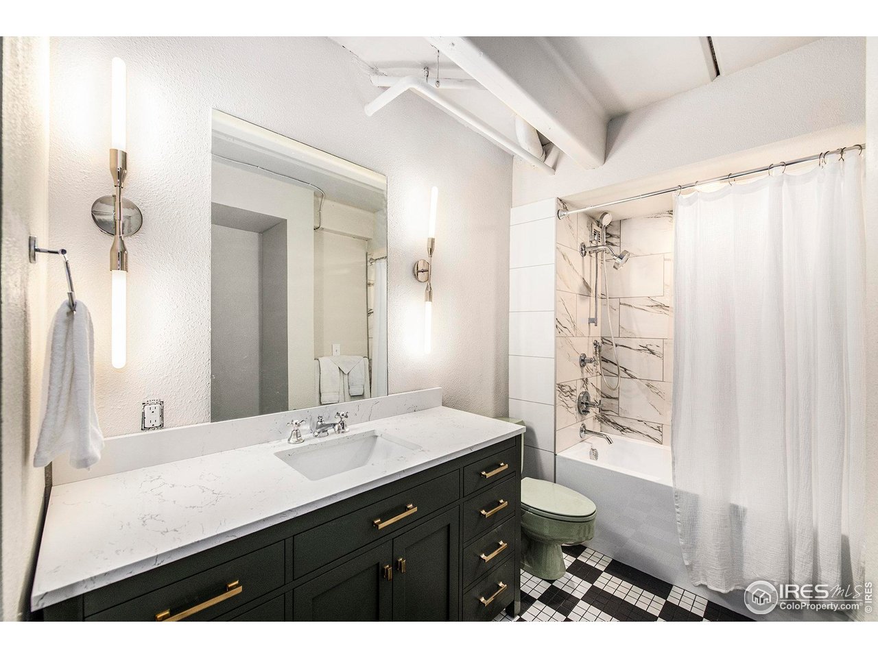 415 S Howes St N-407