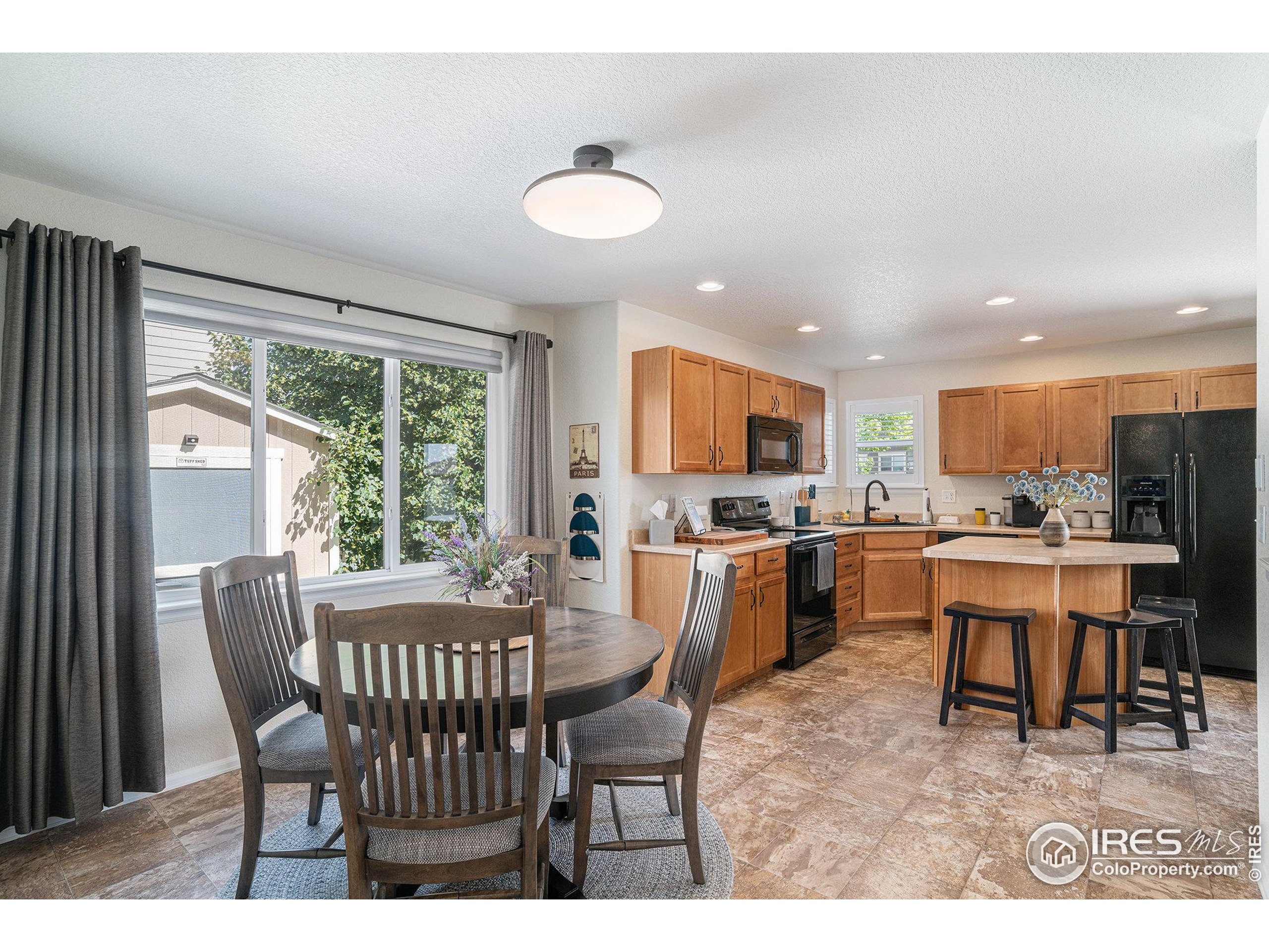 742 Valleybrook Dr