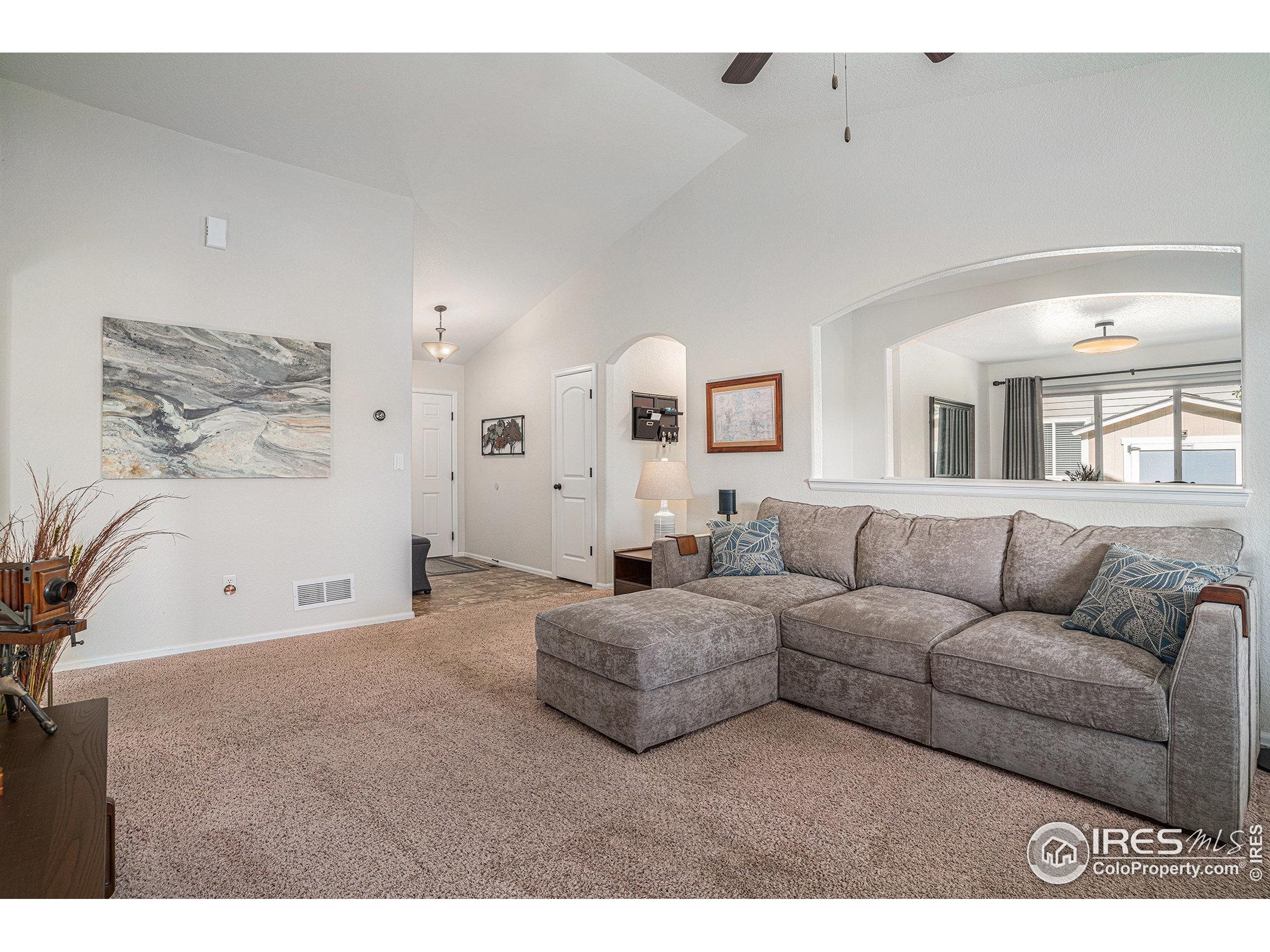 742 Valleybrook Dr