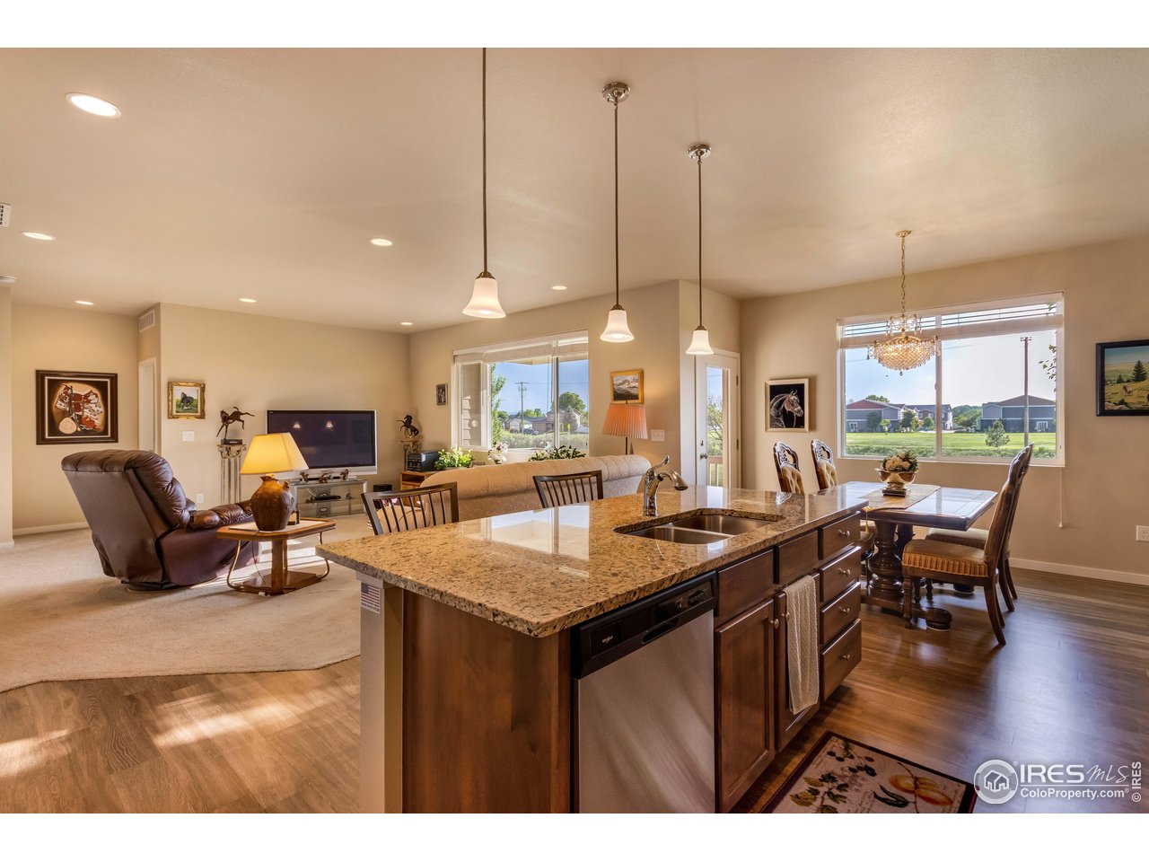 7213 Horsechestnut St