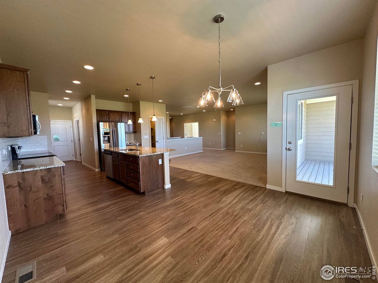 7213 Horsechestnut St