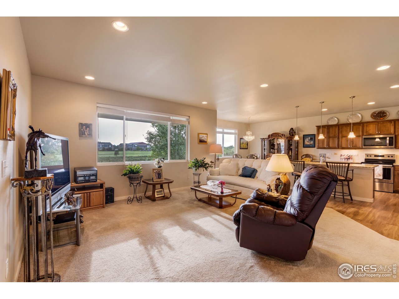 7213 Horsechestnut St