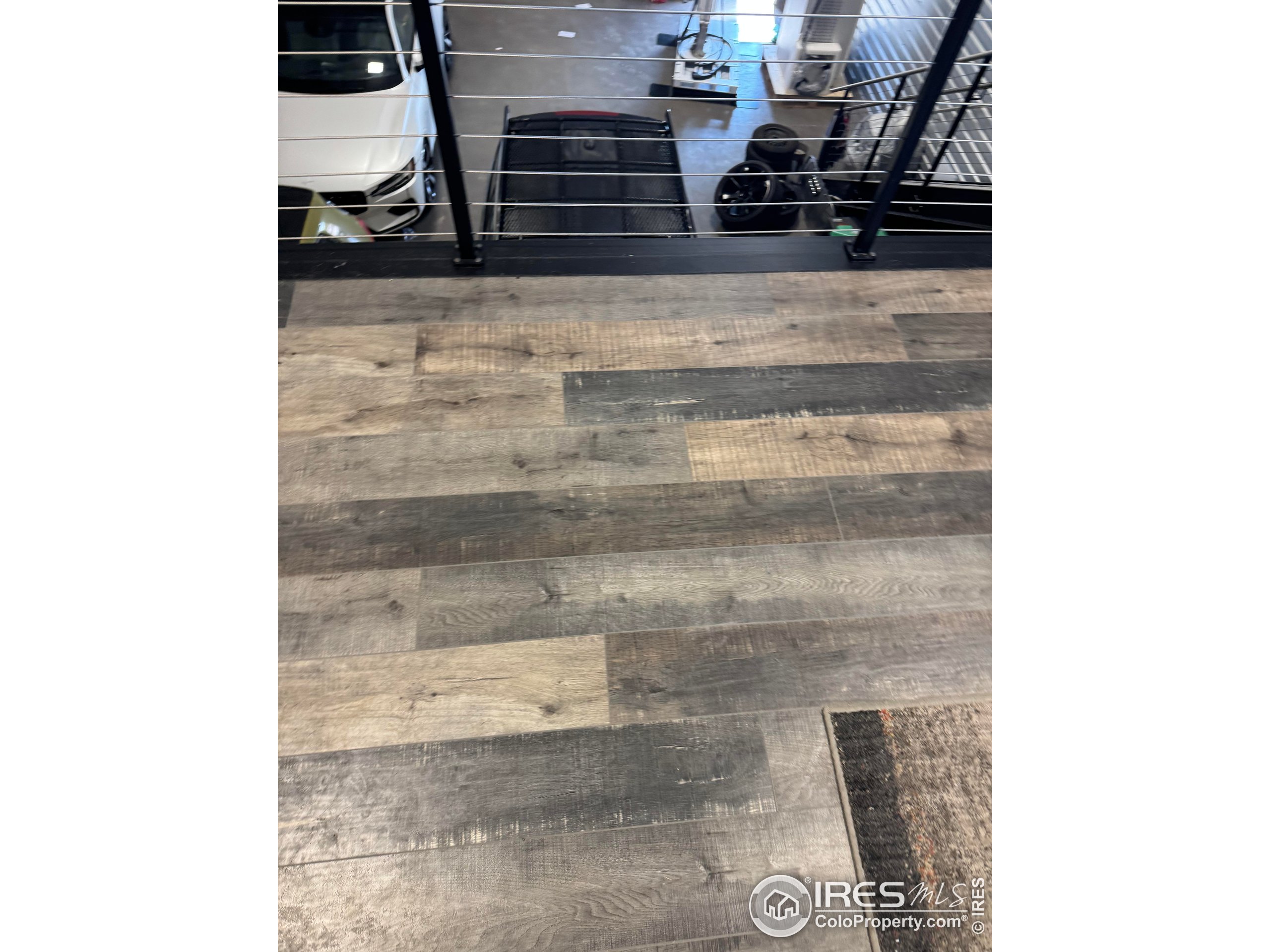 11 NW Frontage Rd 600 & 700-600 & 700