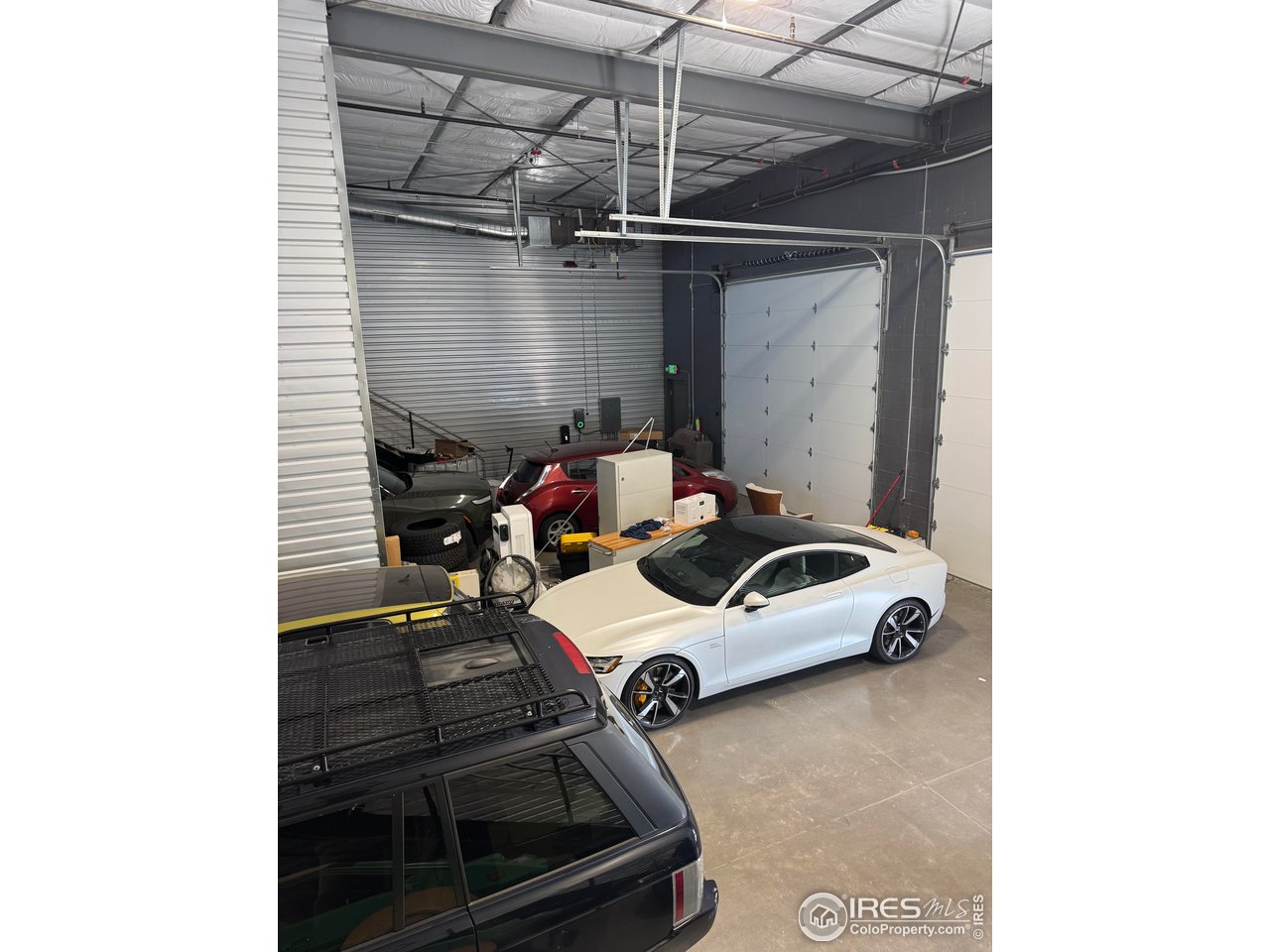 11 NW Frontage Rd 600 & 700-600 & 700