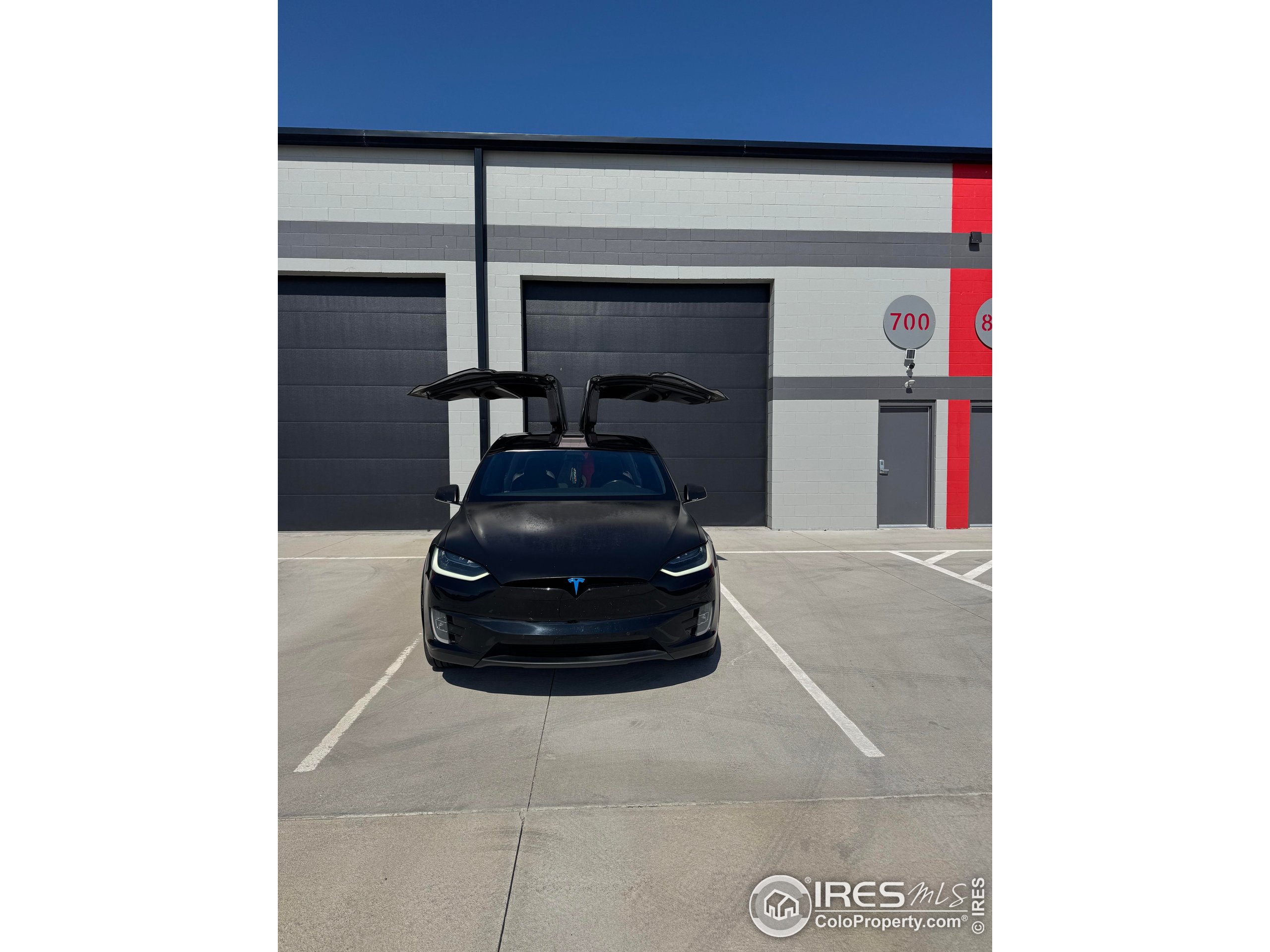 11 NW Frontage Rd 600 & 700-600 & 700