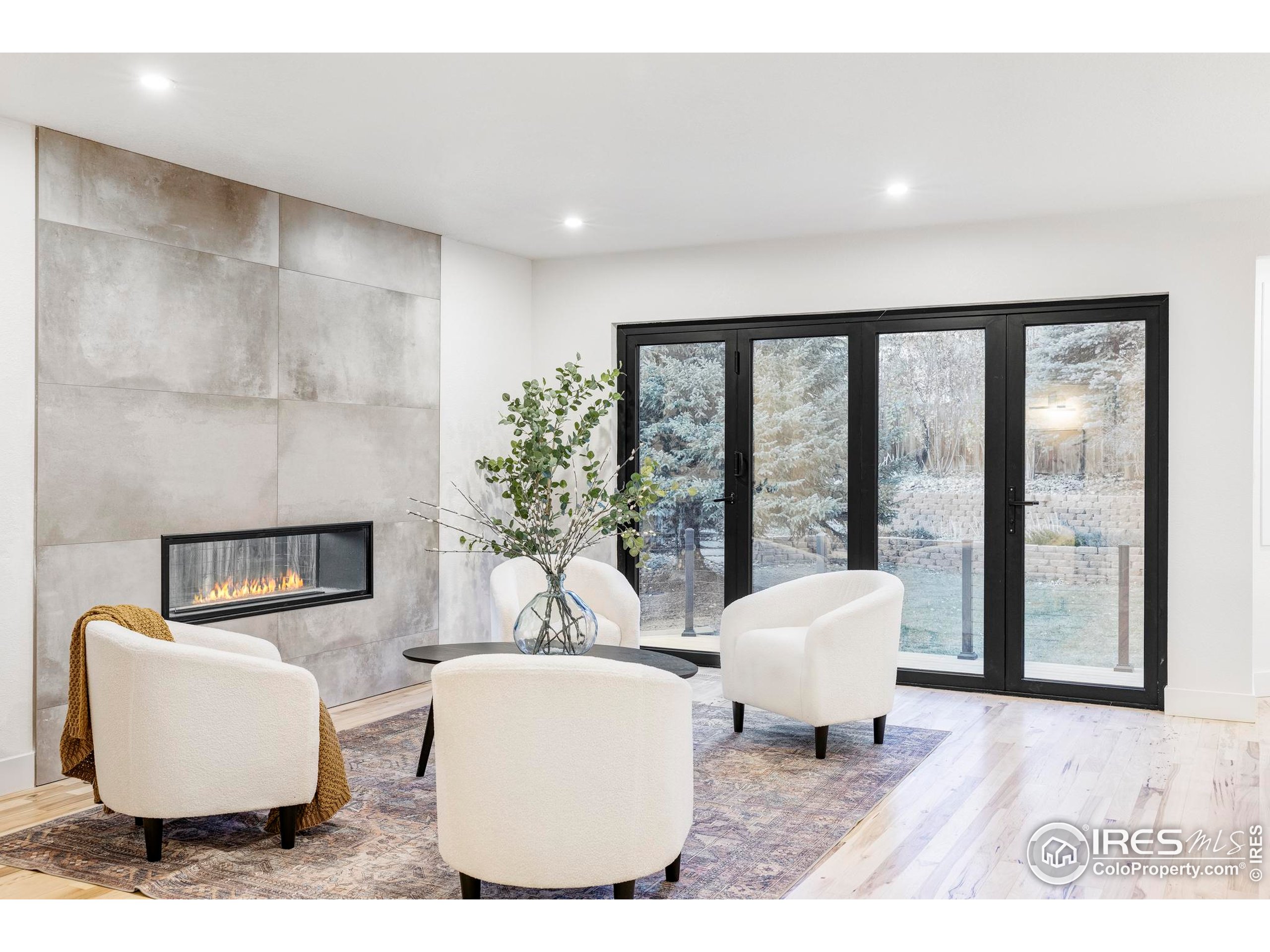 1012 Hobson Ct