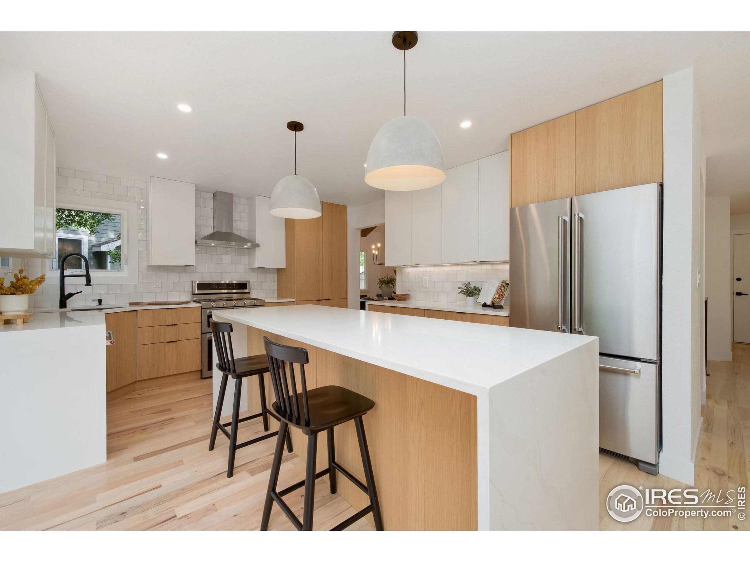 1012 Hobson Ct