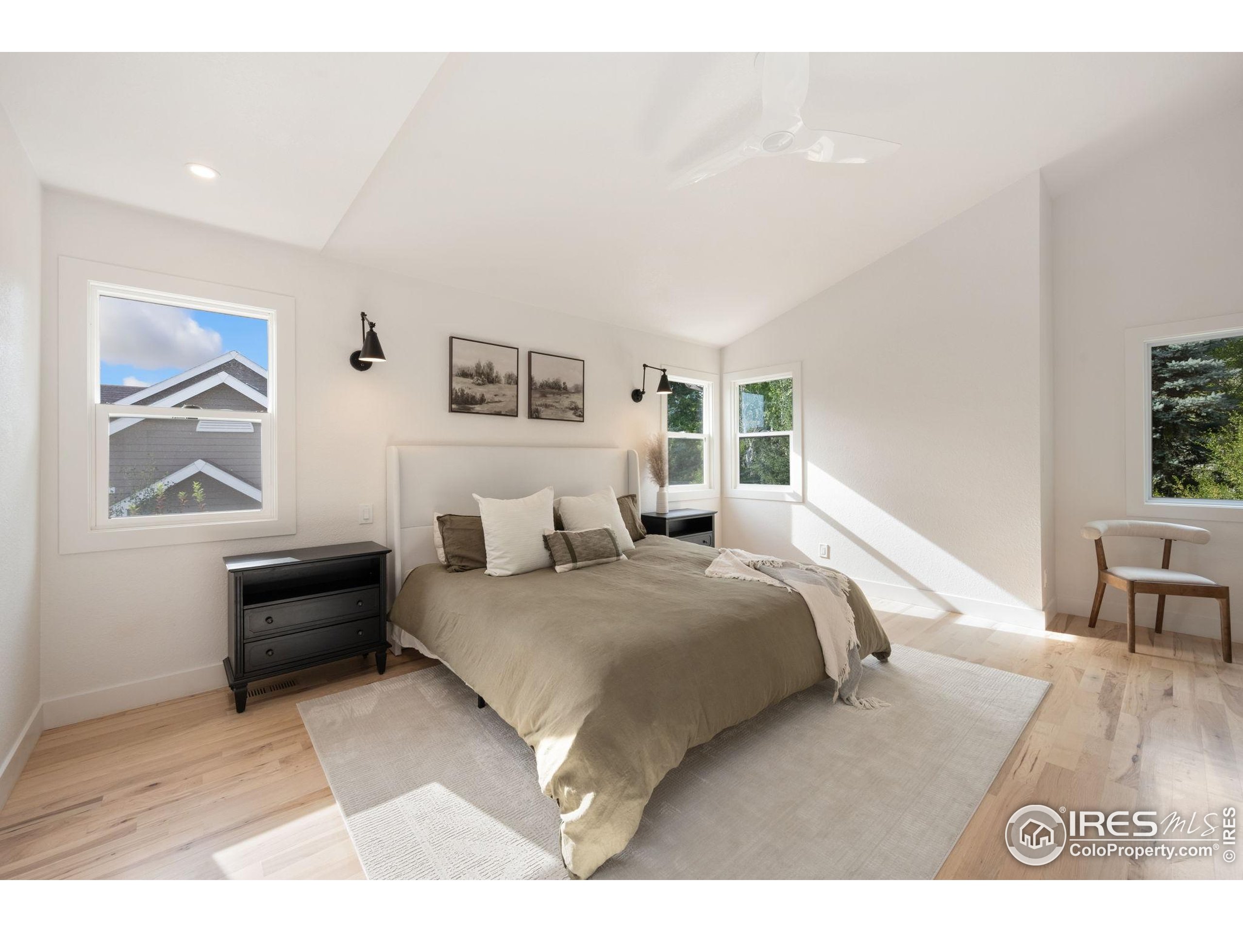 1012 Hobson Ct