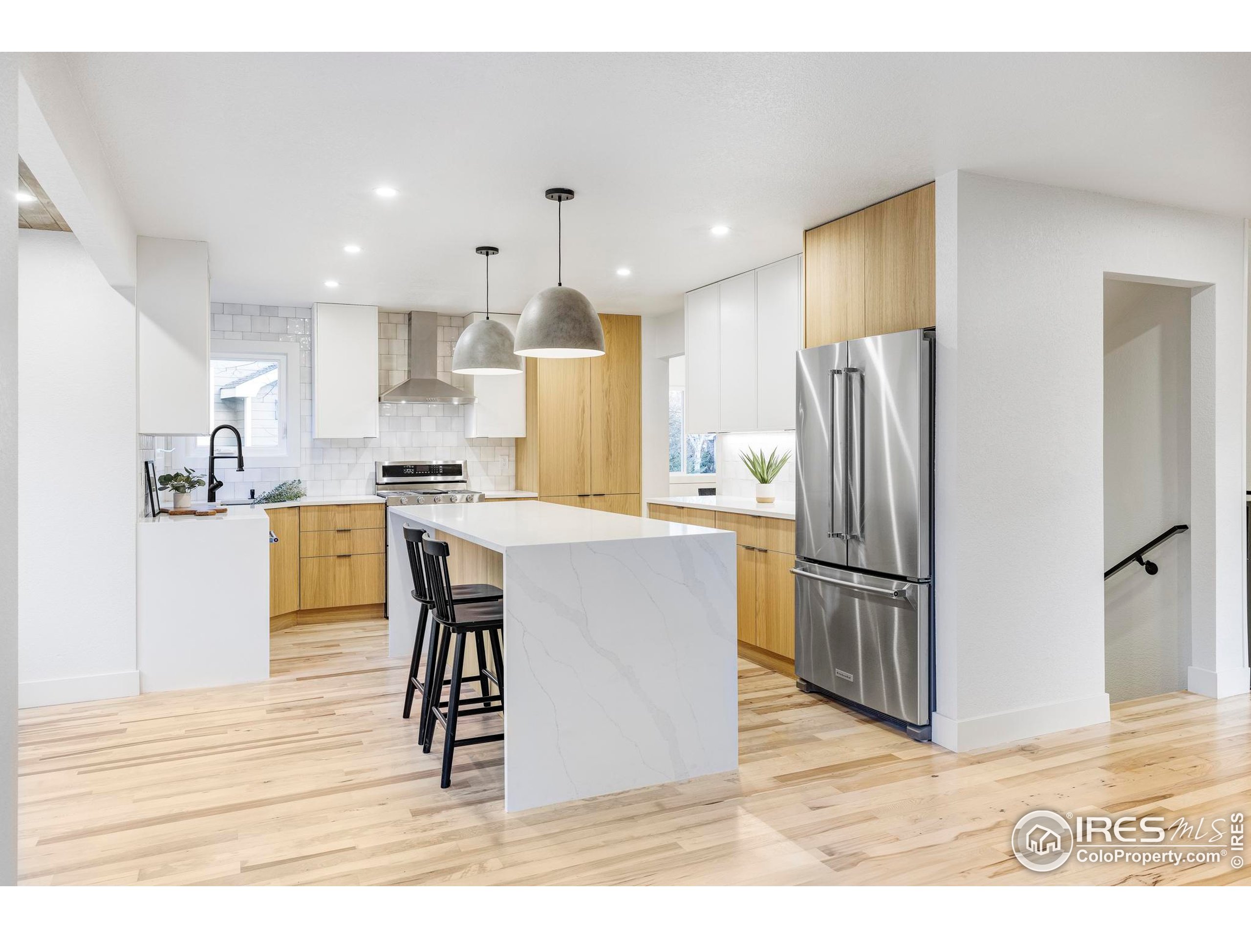 1012 Hobson Ct