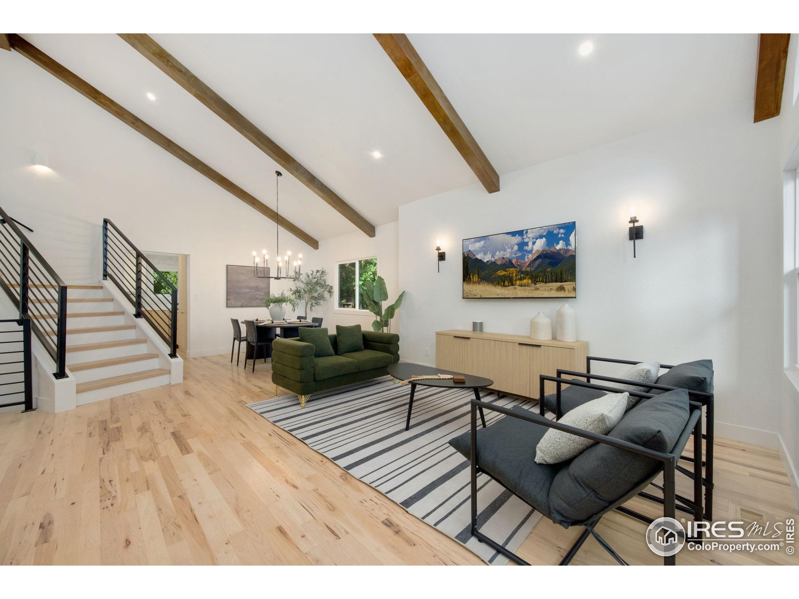 1012 Hobson Ct