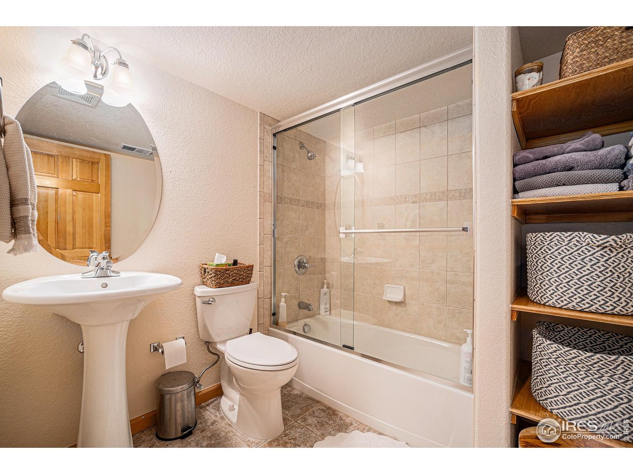 5403 Golden Willow Dr