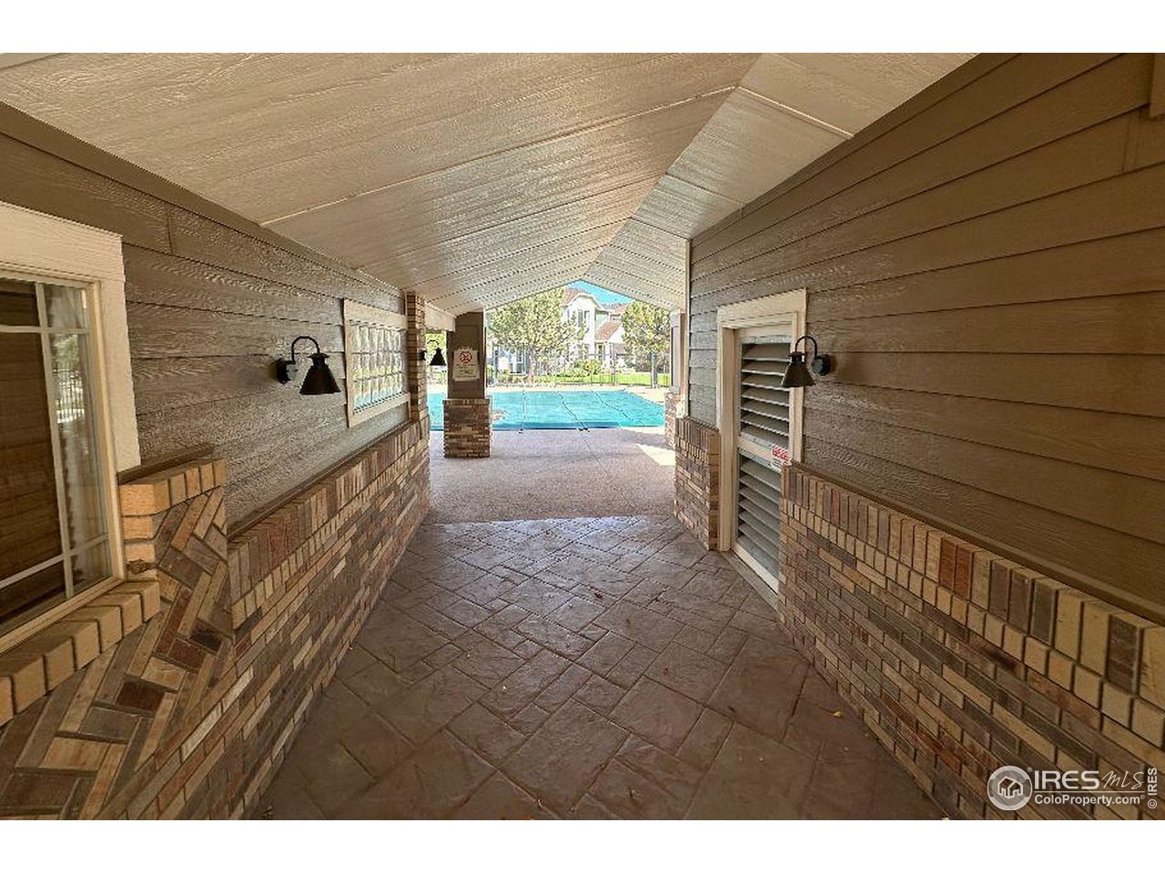 3453 Rhea Dr