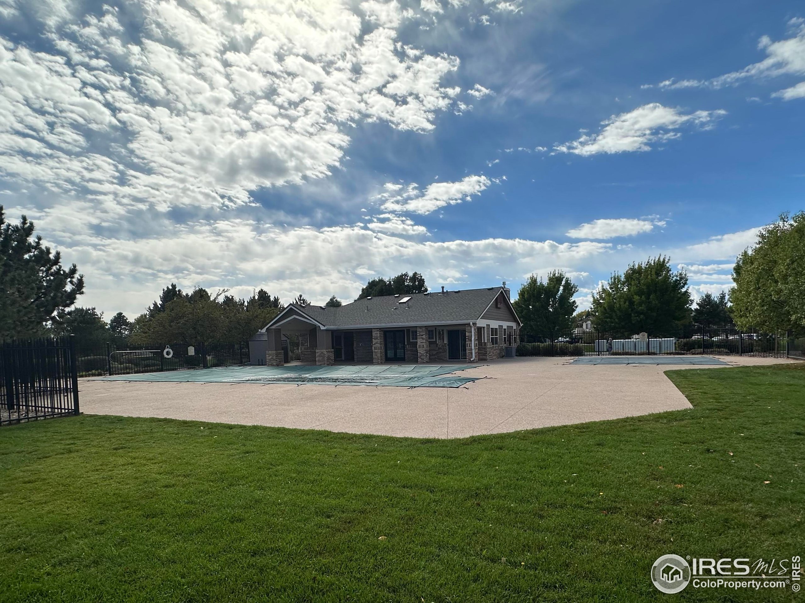 3453 Rhea Dr