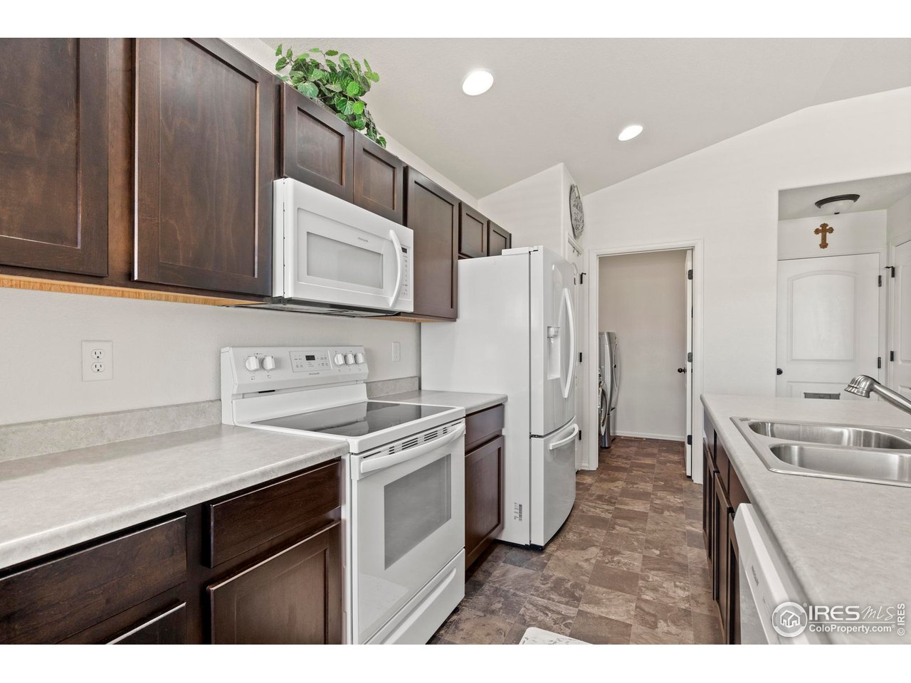 941 Barasingha St Severance