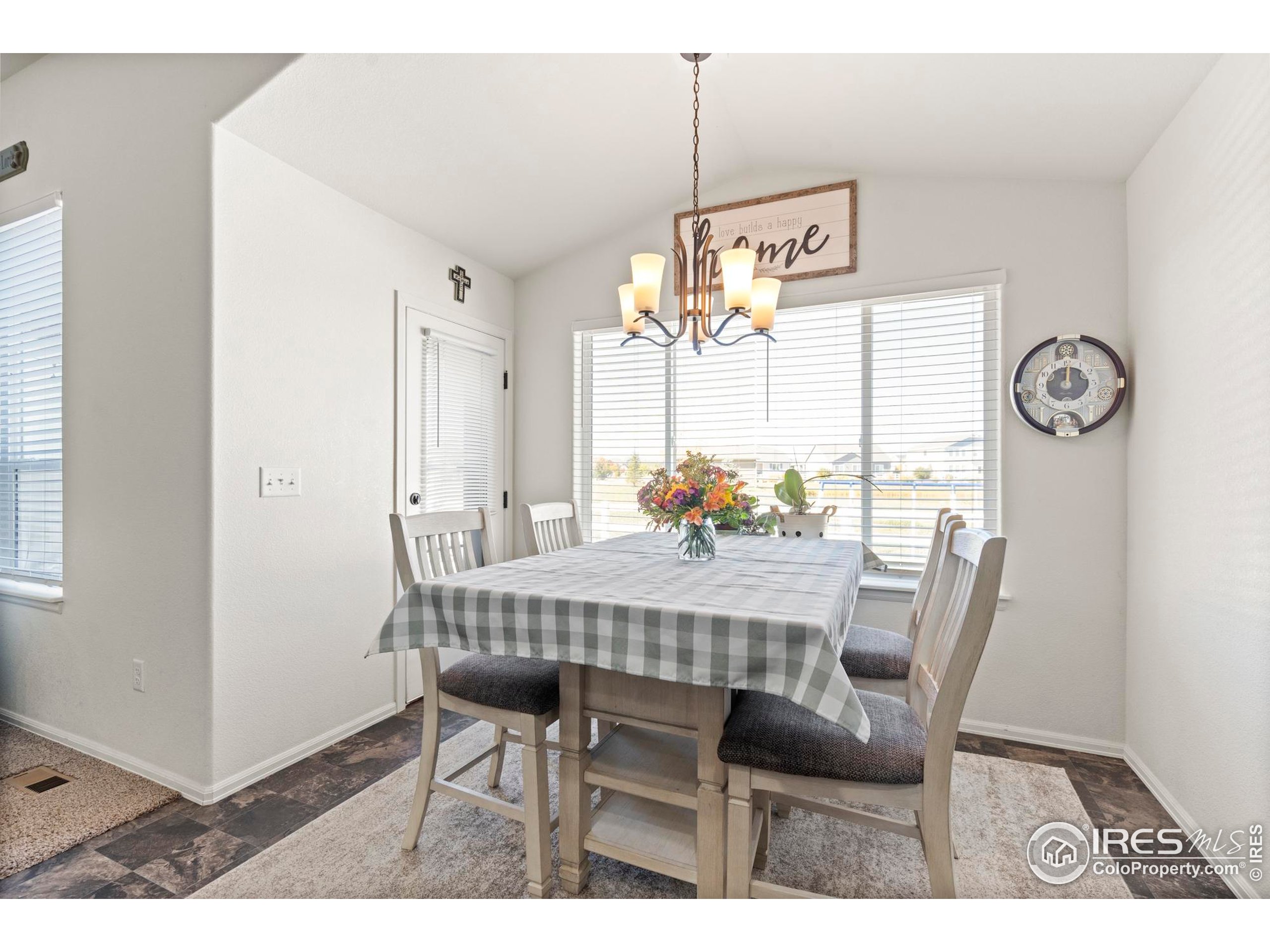 941 Barasingha St Severance