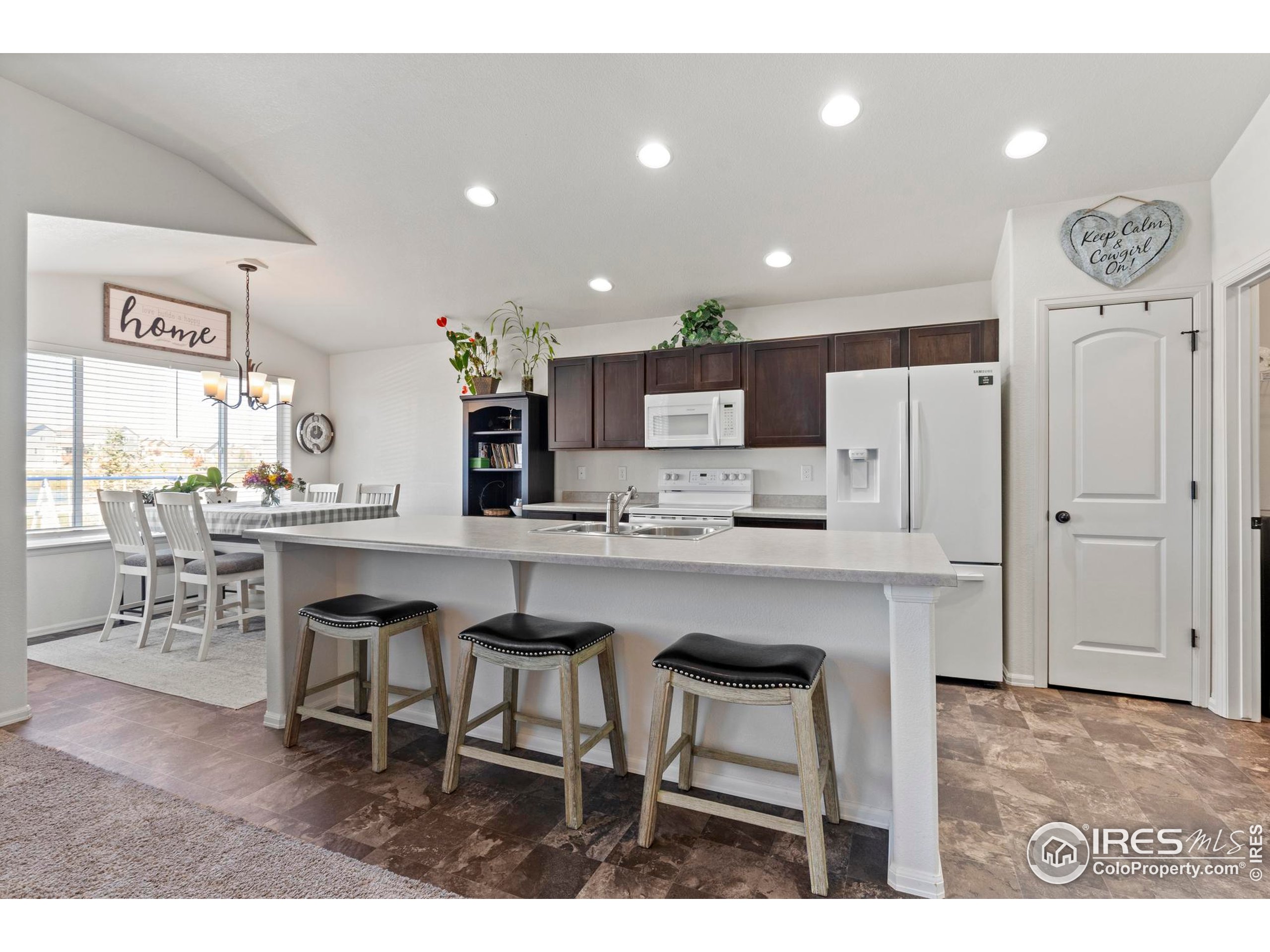 941 Barasingha St Severance