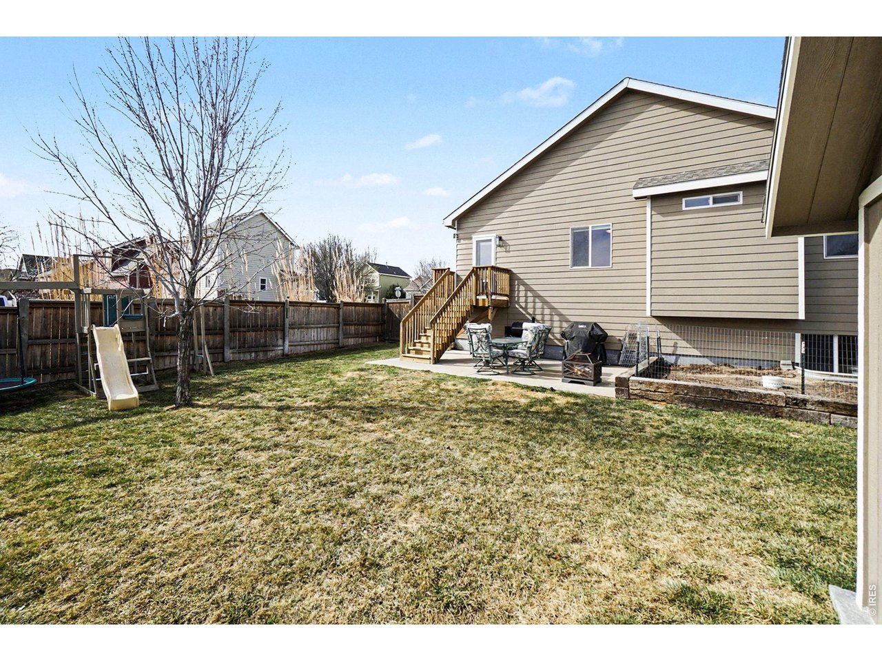 844 Cliffrose Way