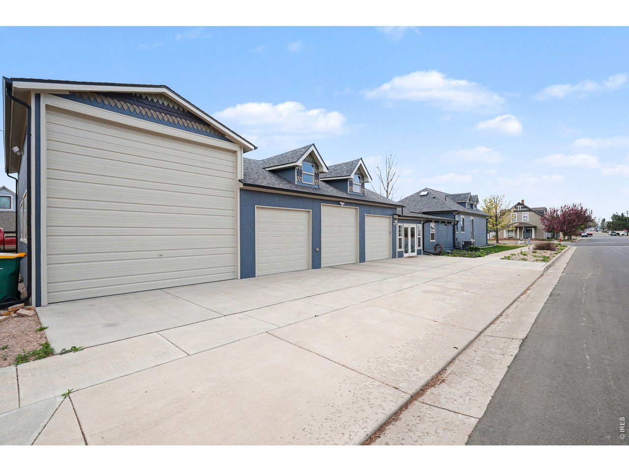 431 Maple Ave