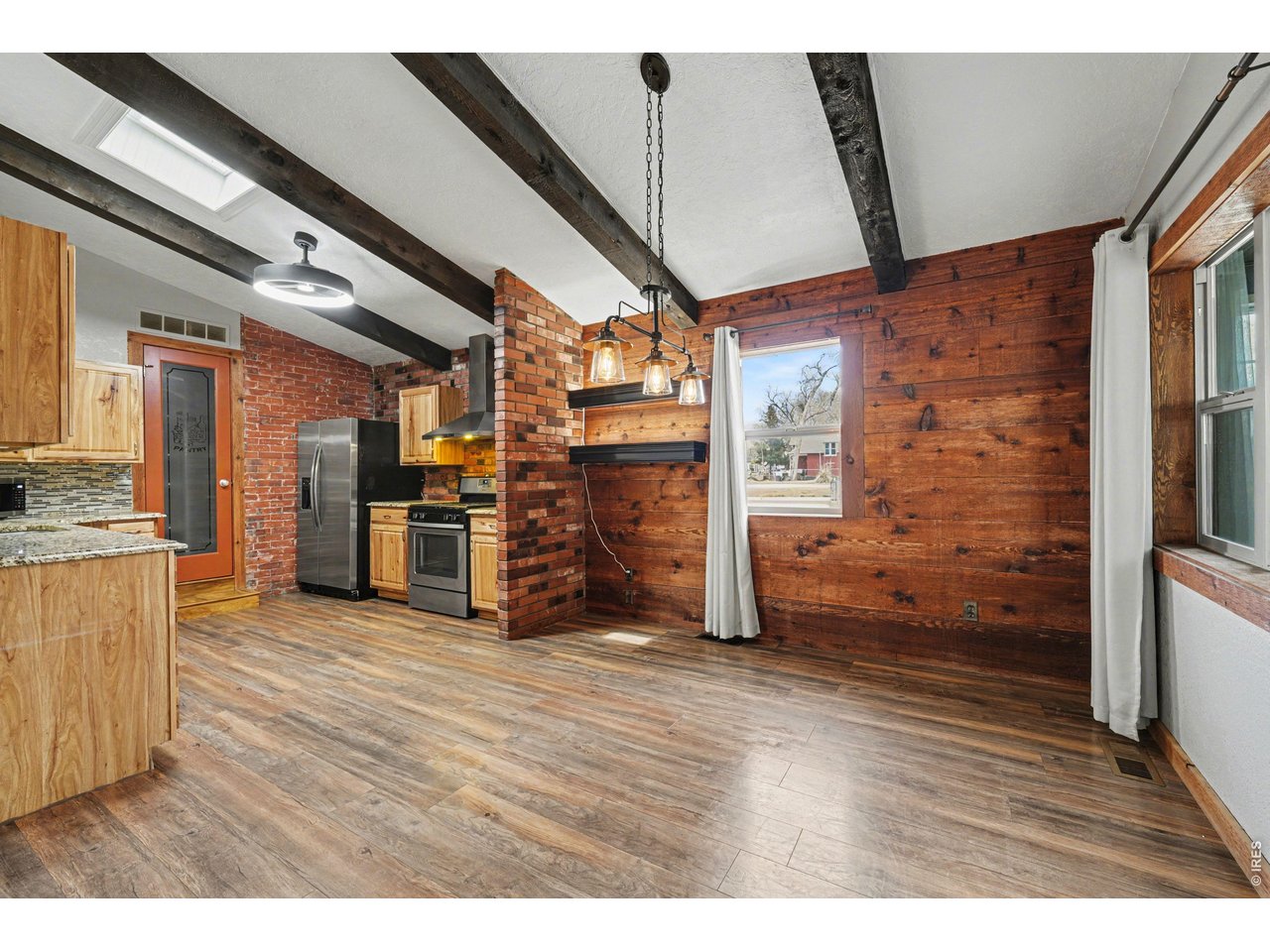 431 Maple Ave