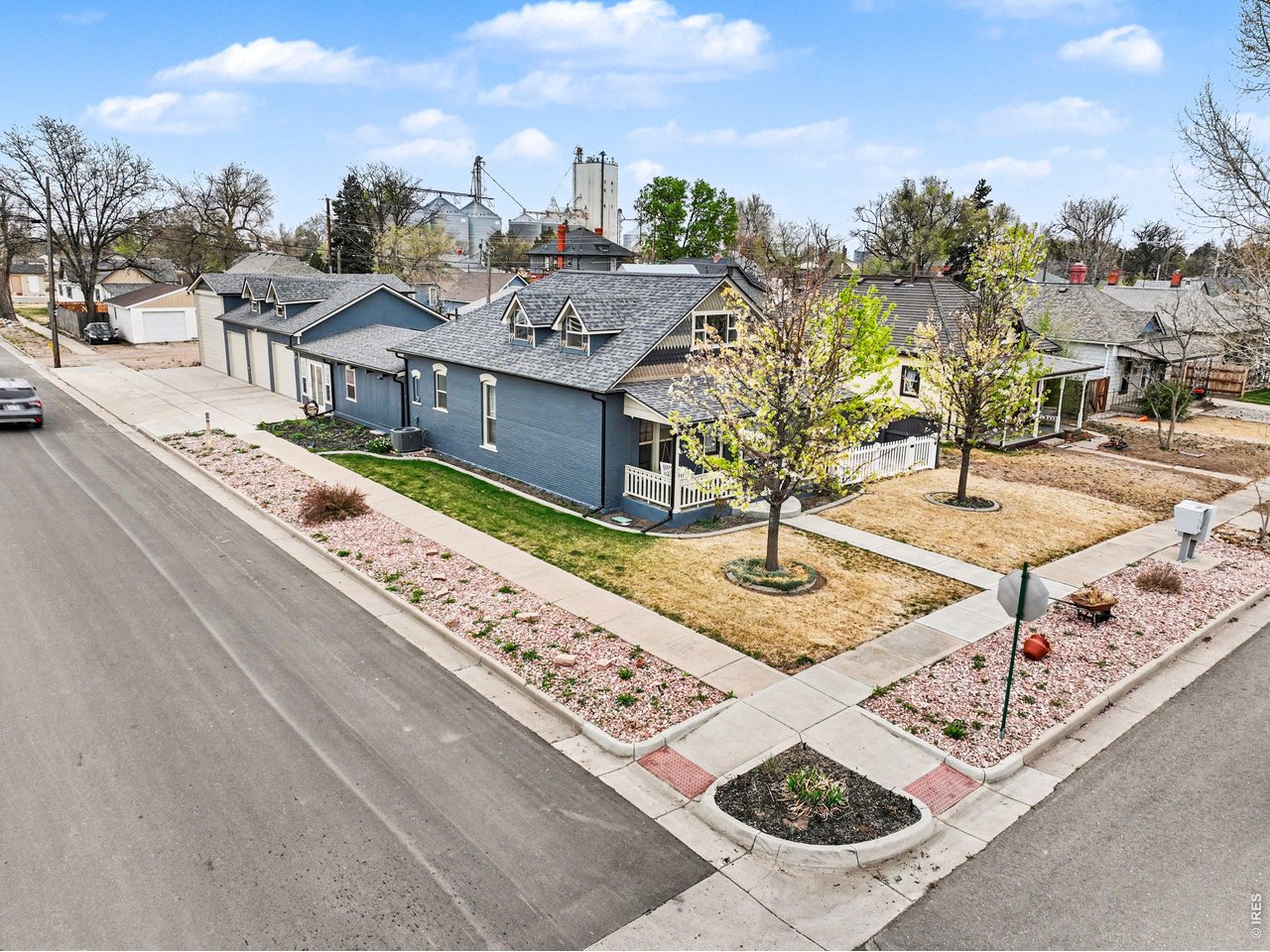 431 Maple Ave