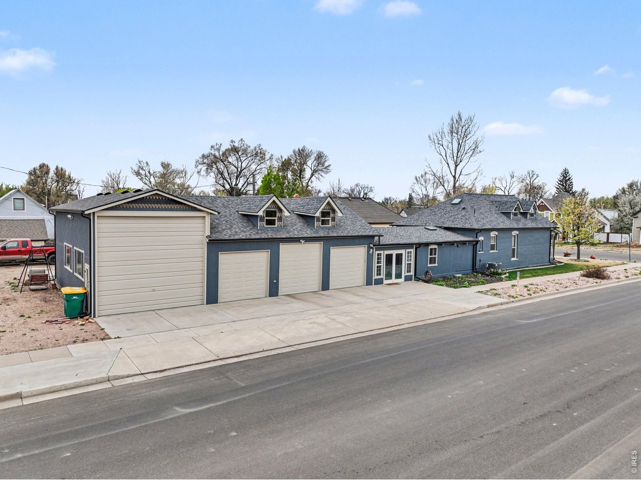 431 Maple Ave