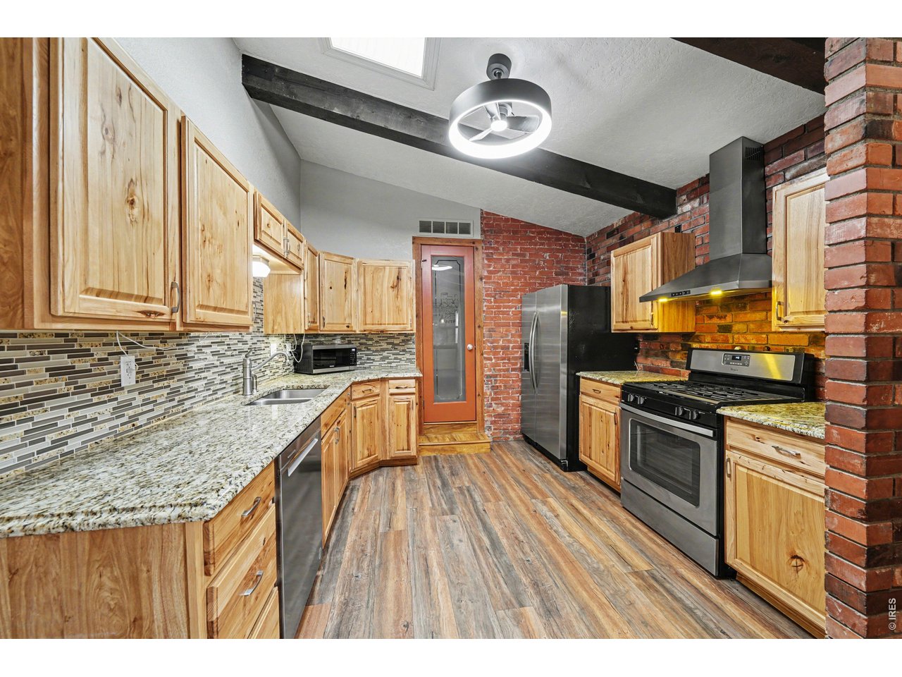 431 Maple Ave