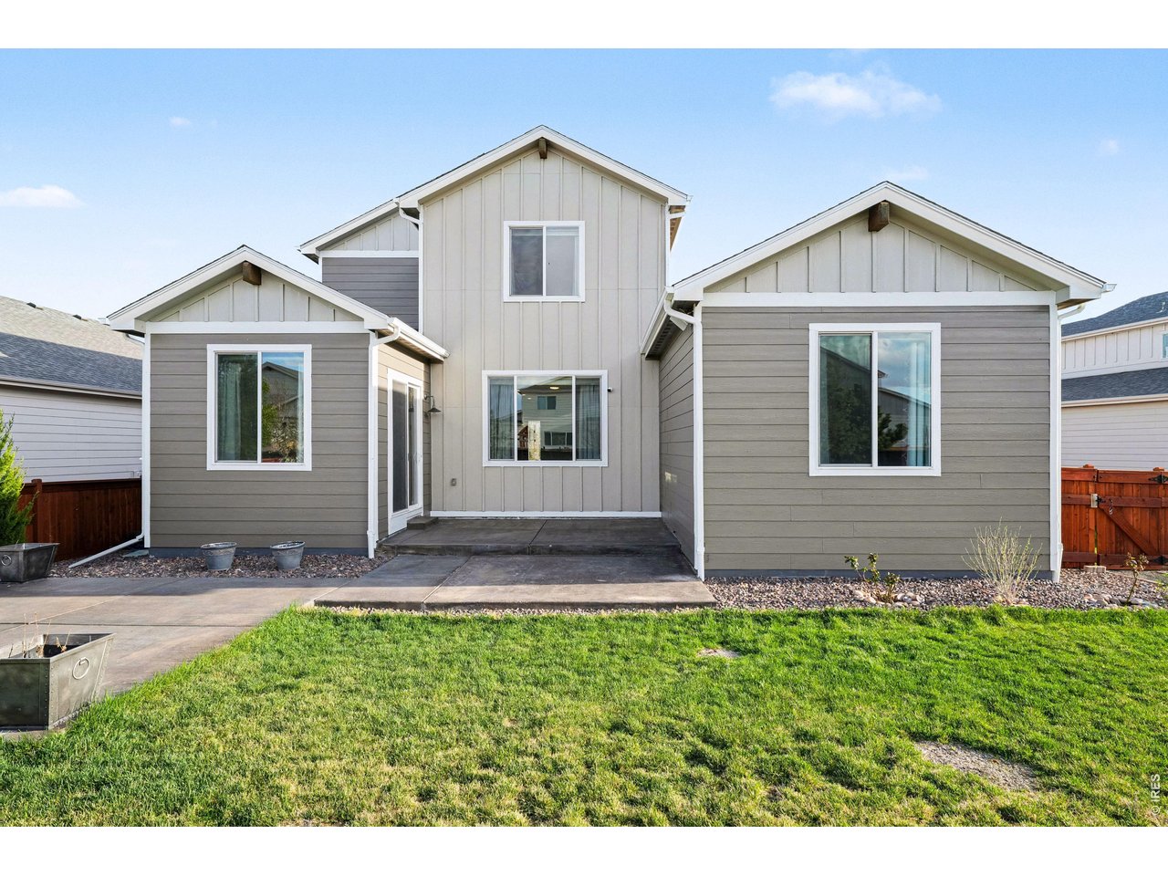 250 Sutherland Dr