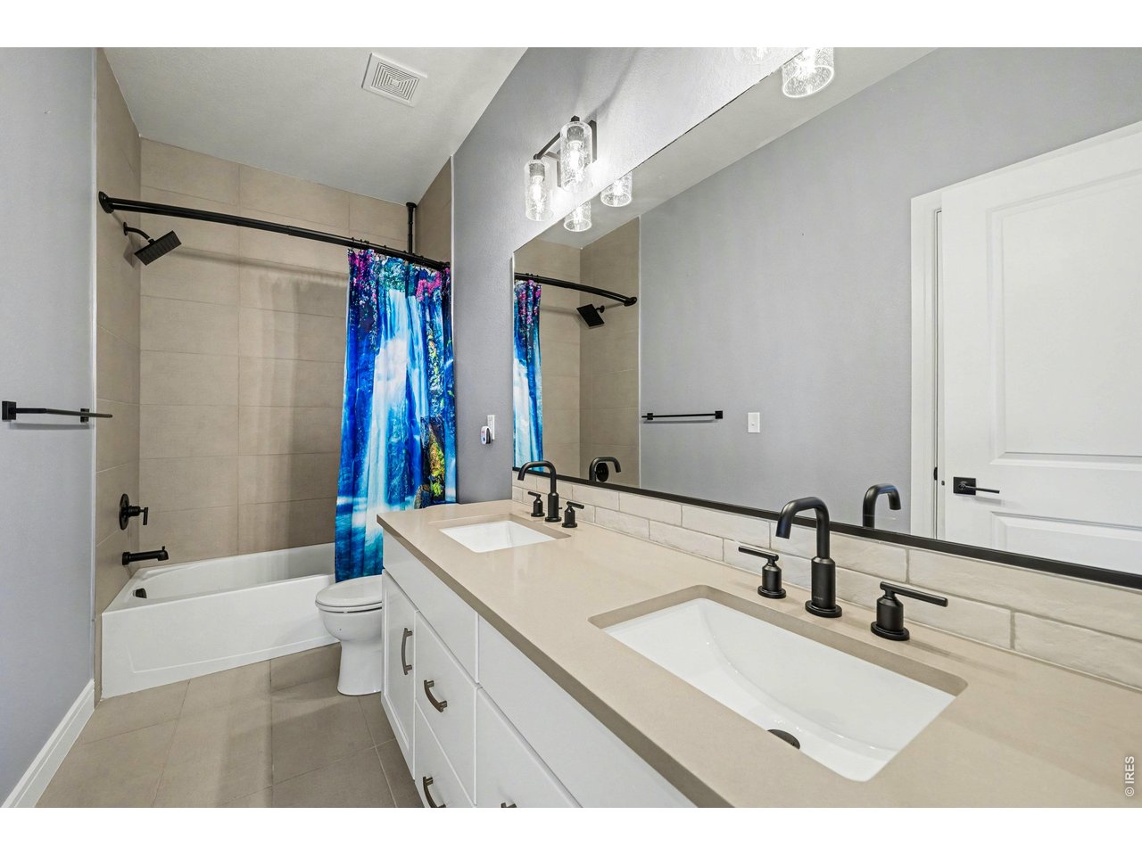 250 Sutherland Dr