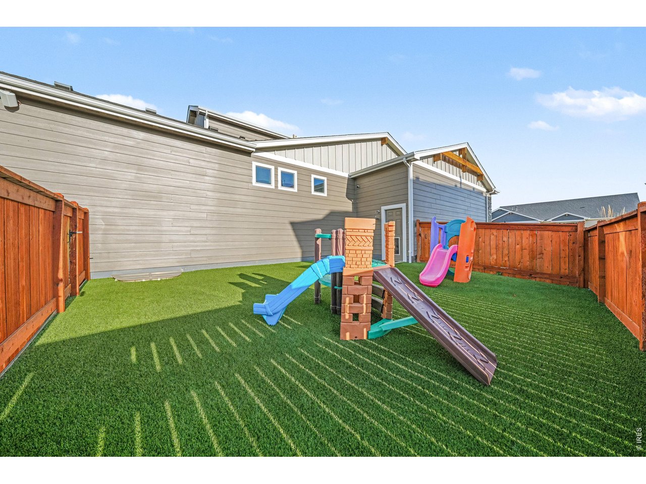 250 Sutherland Dr