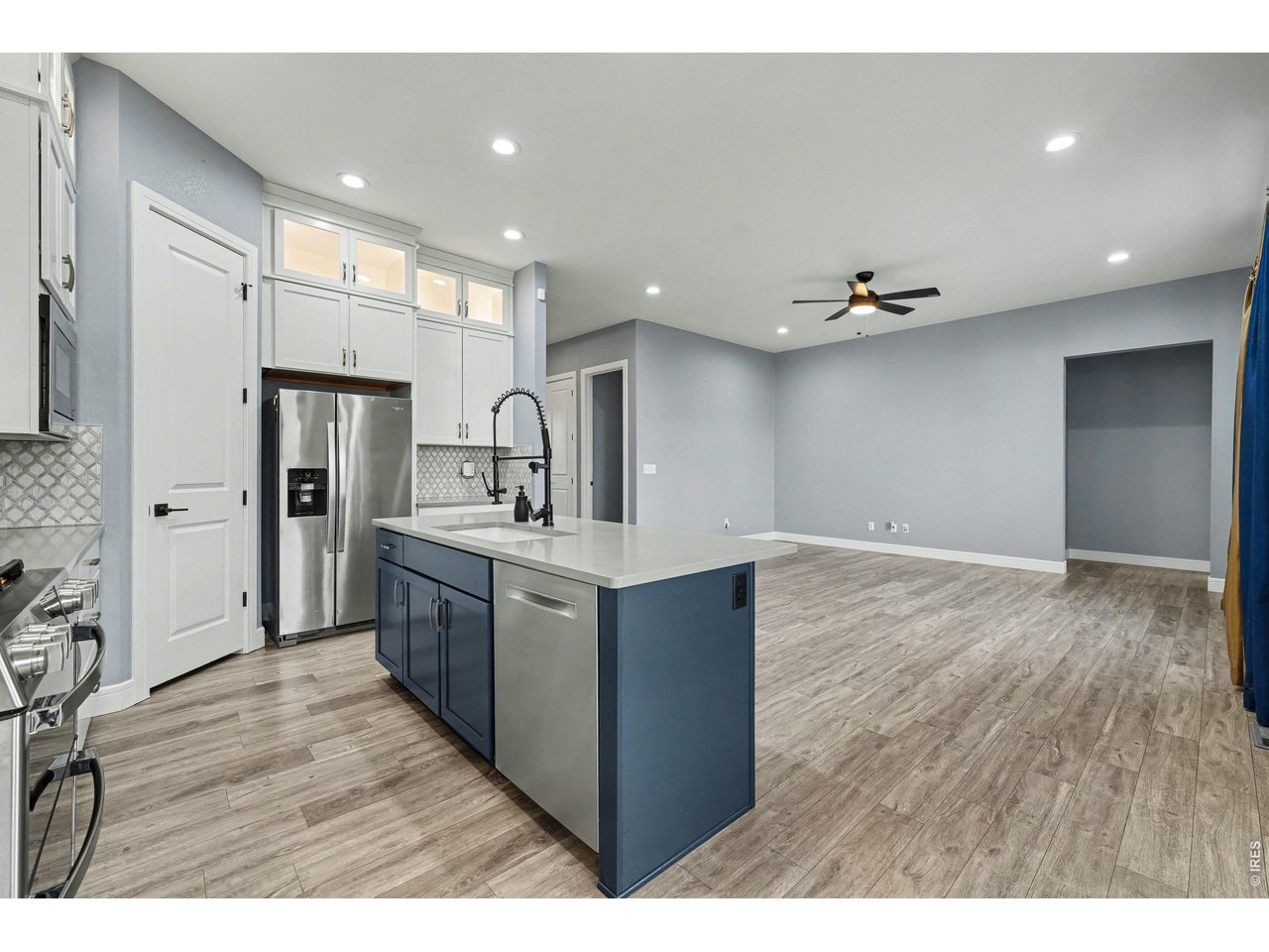 250 Sutherland Dr