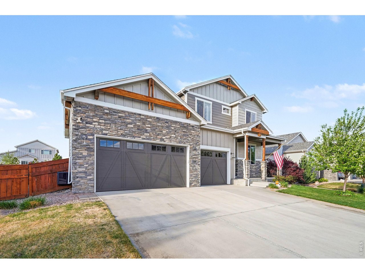 250 Sutherland Dr