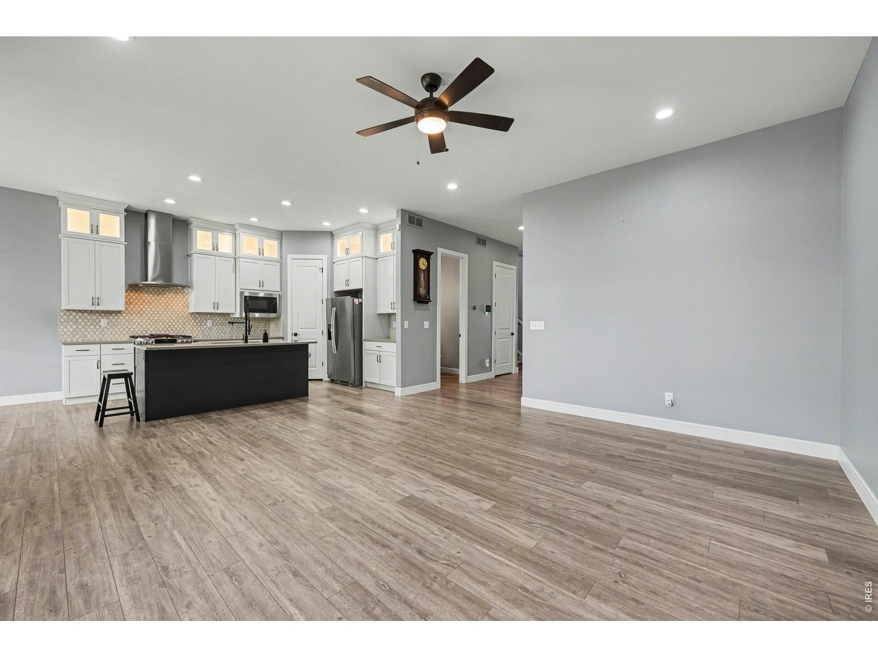 250 Sutherland Dr