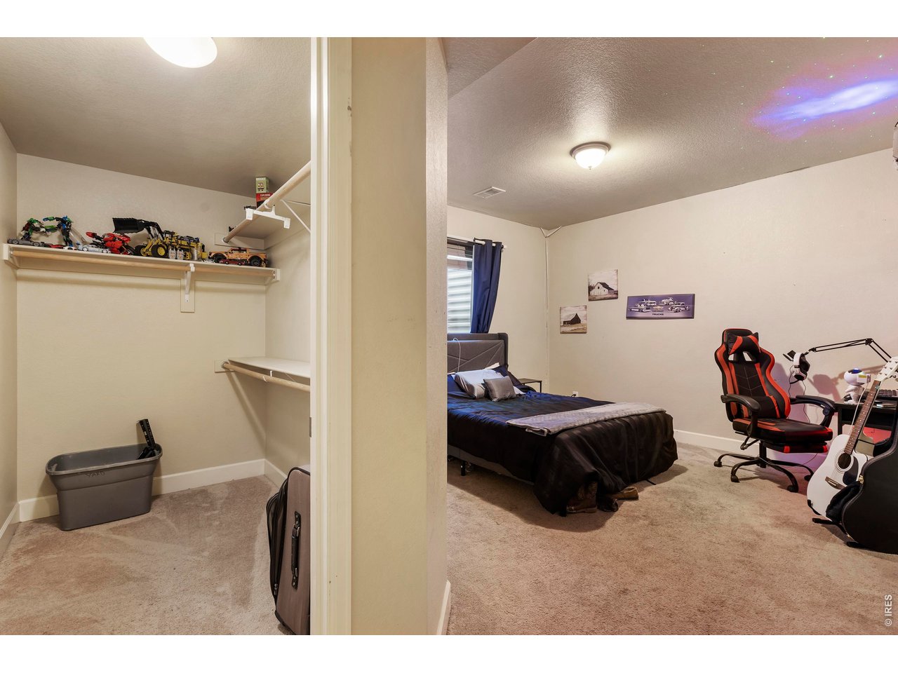 882 Jenny Ln