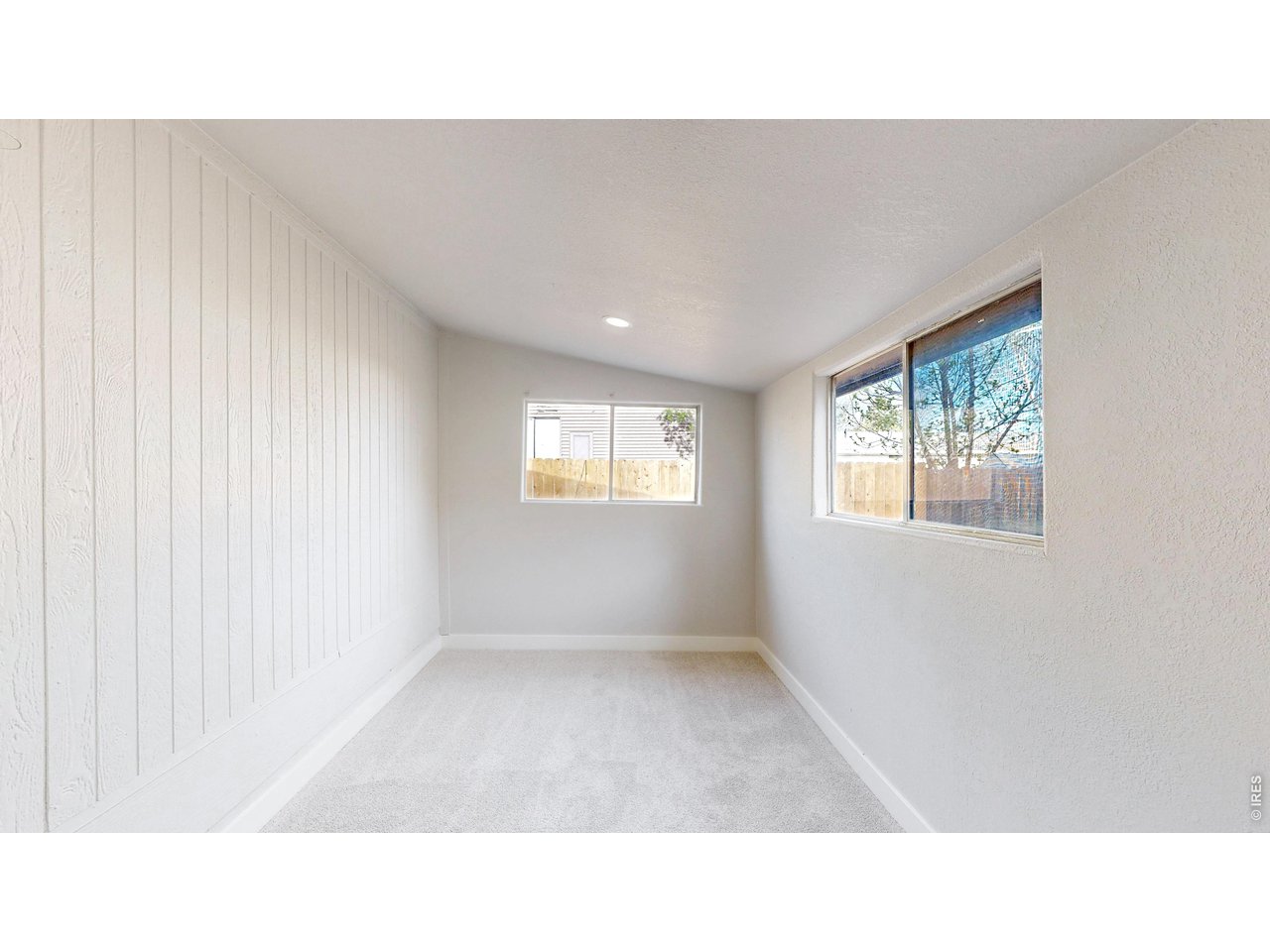 8413 Peakview Dr