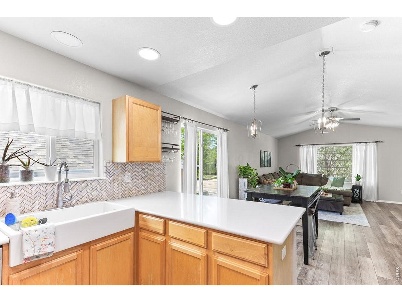 2515 Thoreau Dr