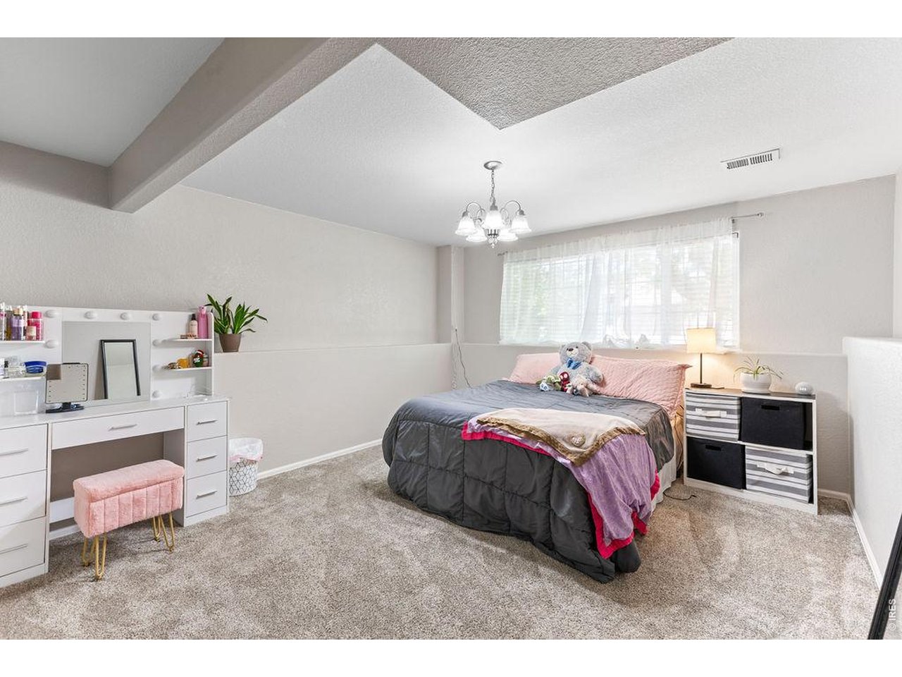 2515 Thoreau Dr
