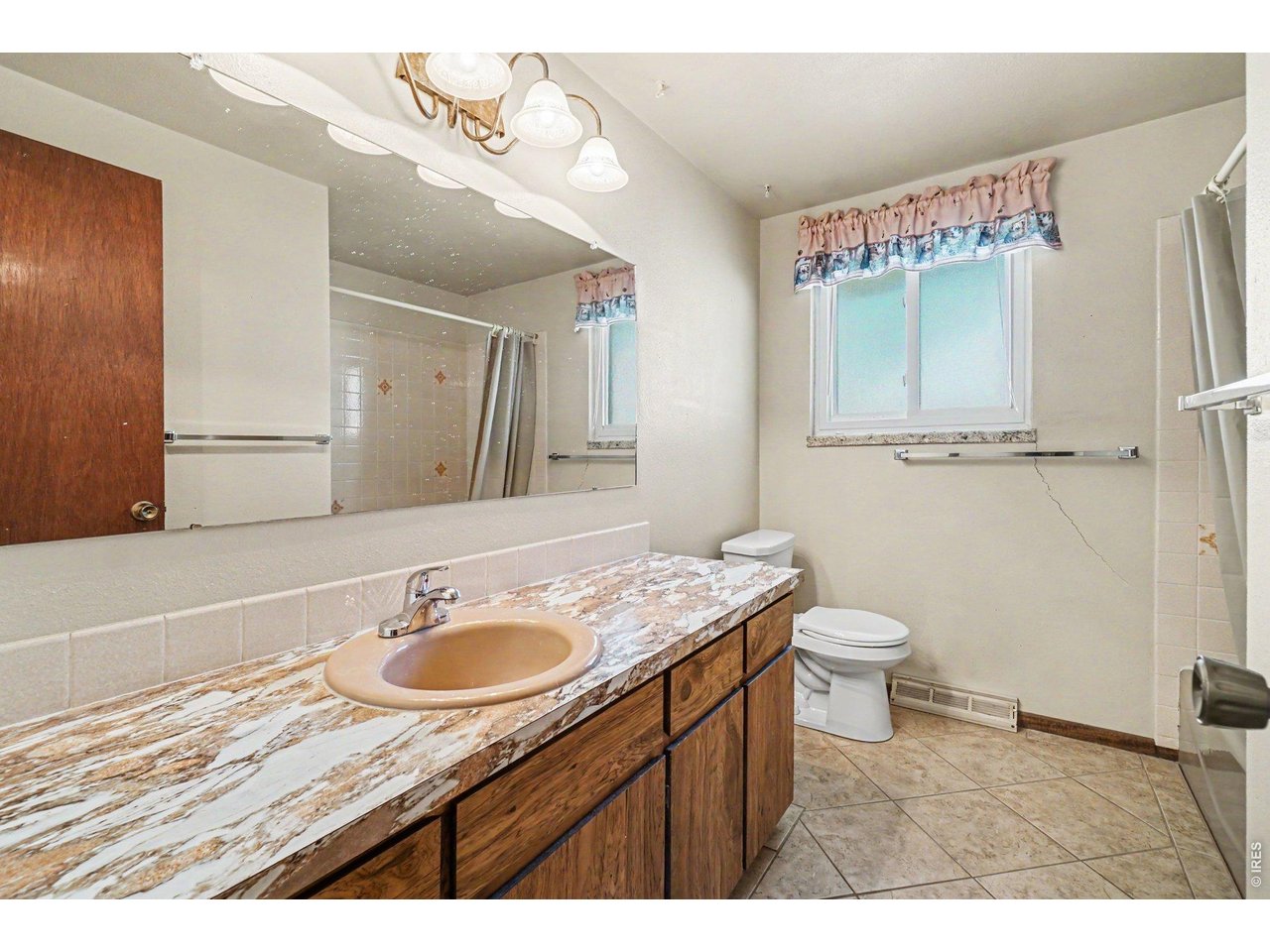 1118 S Del Norte Dr