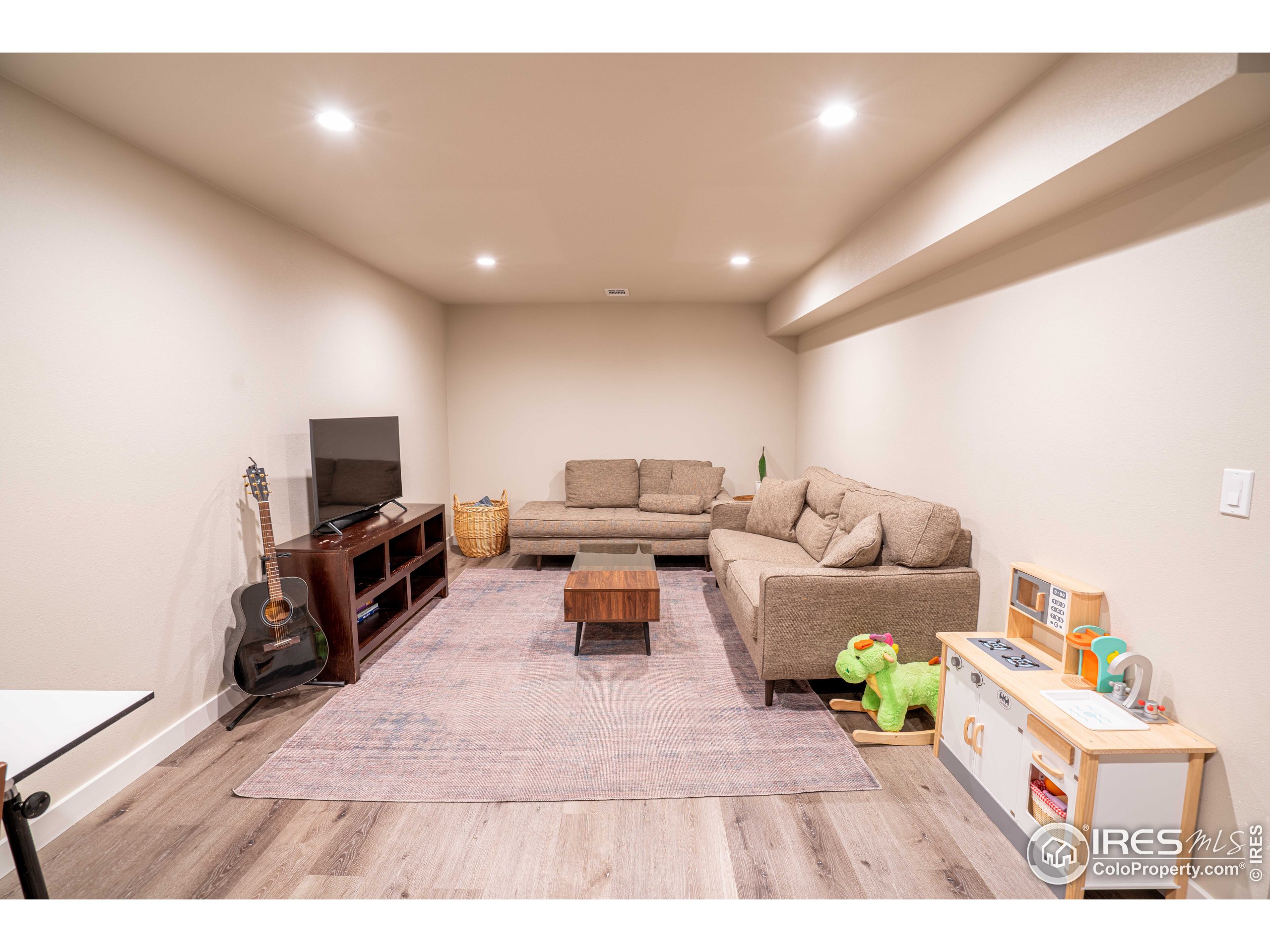 907 Canyon Ct